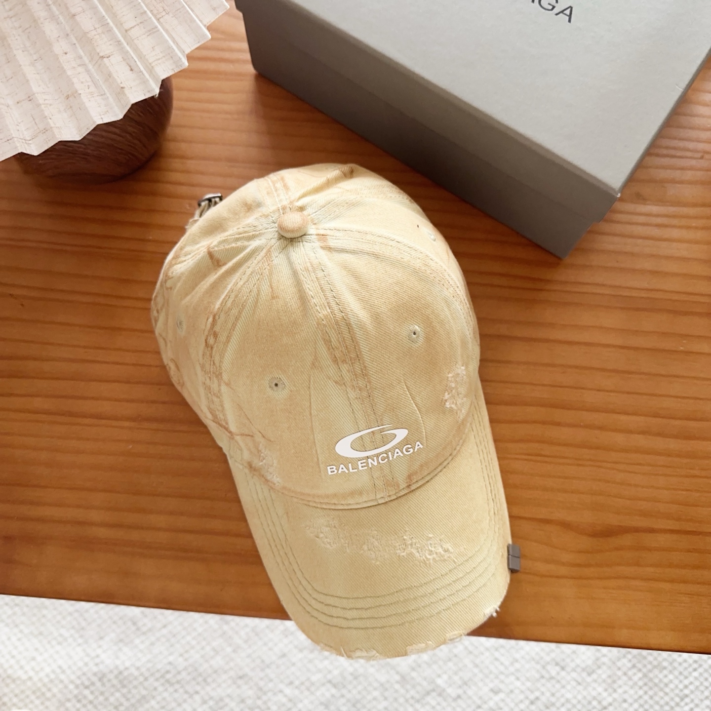 Balencia*a 巴黎世家刺绣字母新款棒球帽现货秒发🧢简约时尚超级无敌好看的帽子！情侣款！