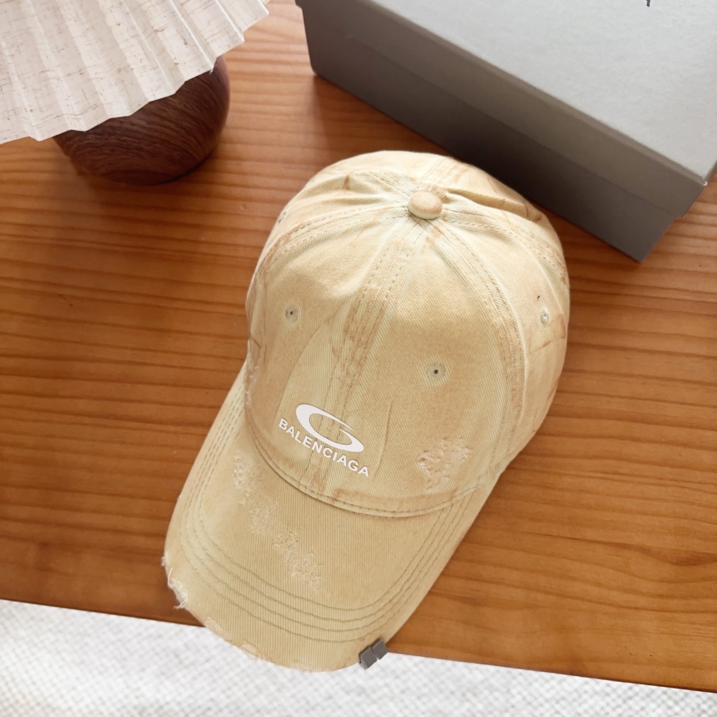 Balencia*a 巴黎世家刺绣字母新款棒球帽现货秒发🧢简约时尚超级无敌好看的帽子！情侣款！