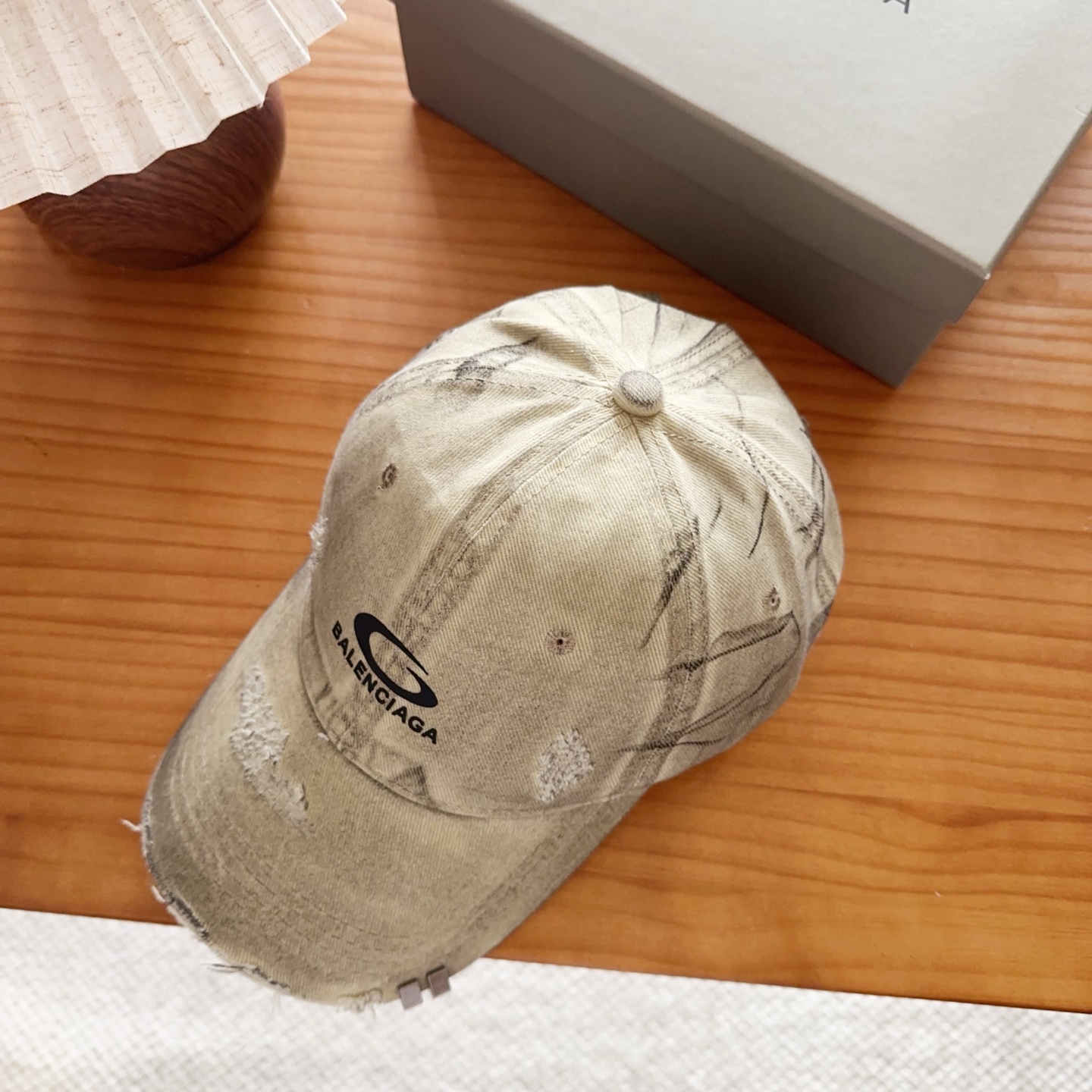 Balencia*a 巴黎世家刺绣字母新款棒球帽现货秒发🧢简约时尚超级无敌好看的帽子！情侣款！