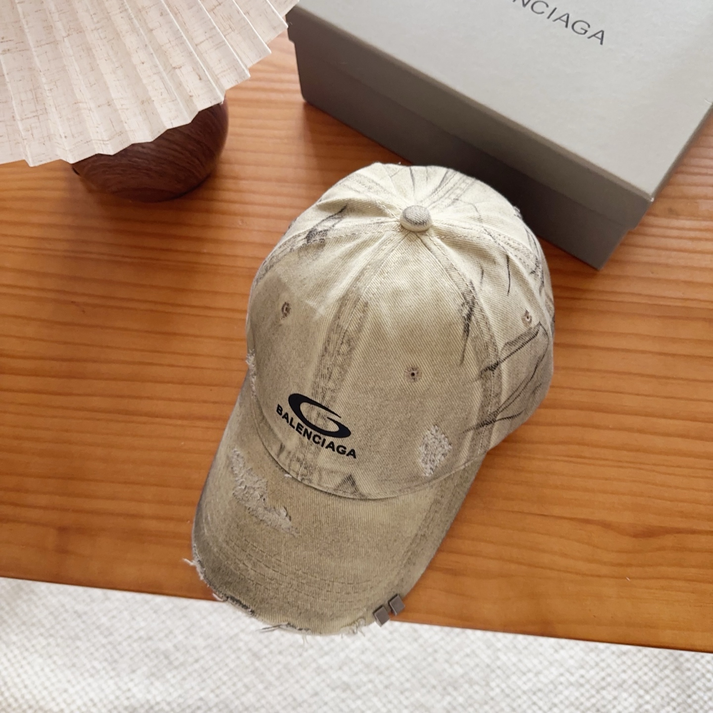 Balencia*a 巴黎世家刺绣字母新款棒球帽现货秒发🧢简约时尚超级无敌好看的帽子！情侣款！