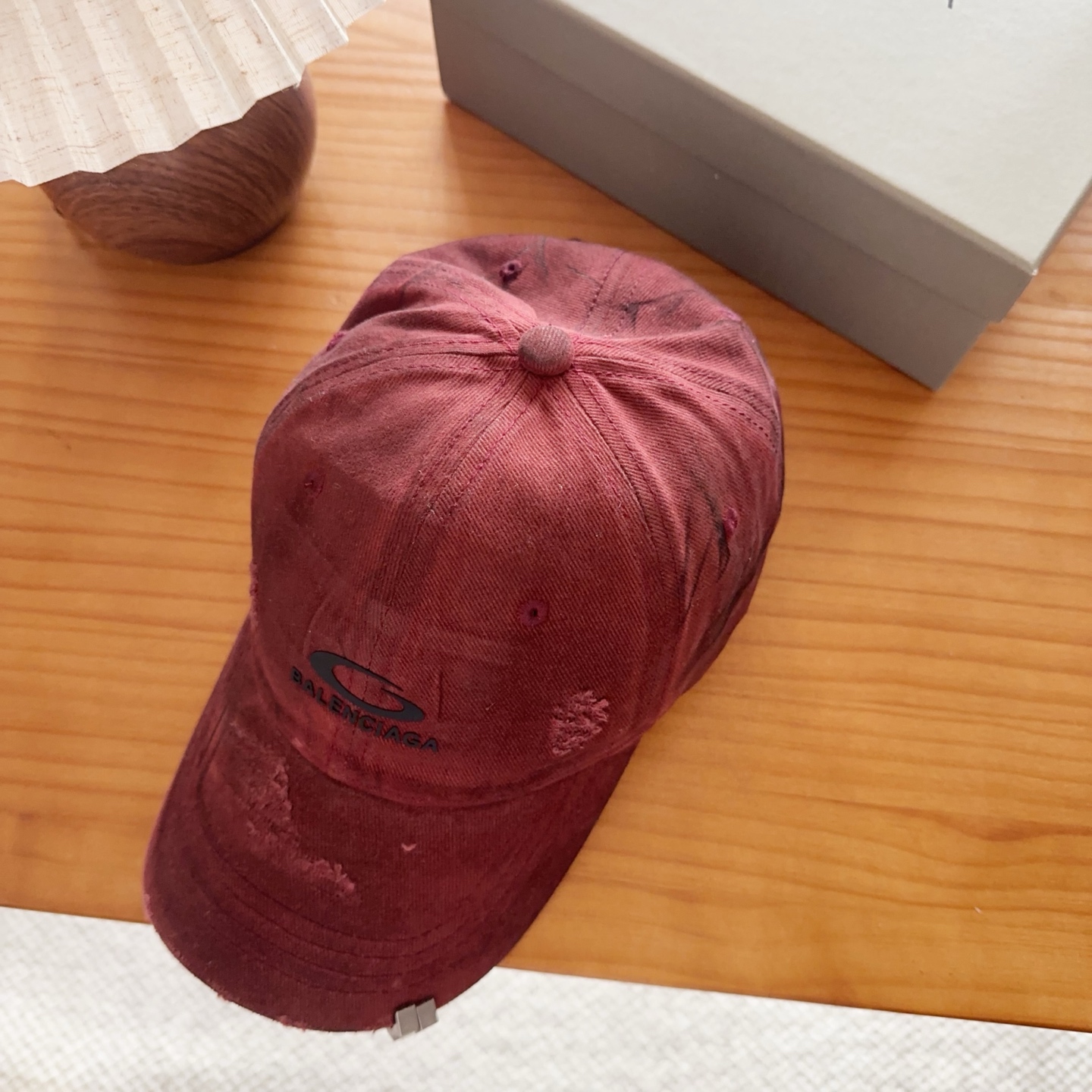 Balencia*a 巴黎世家刺绣字母新款棒球帽现货秒发🧢简约时尚超级无敌好看的帽子！情侣款！