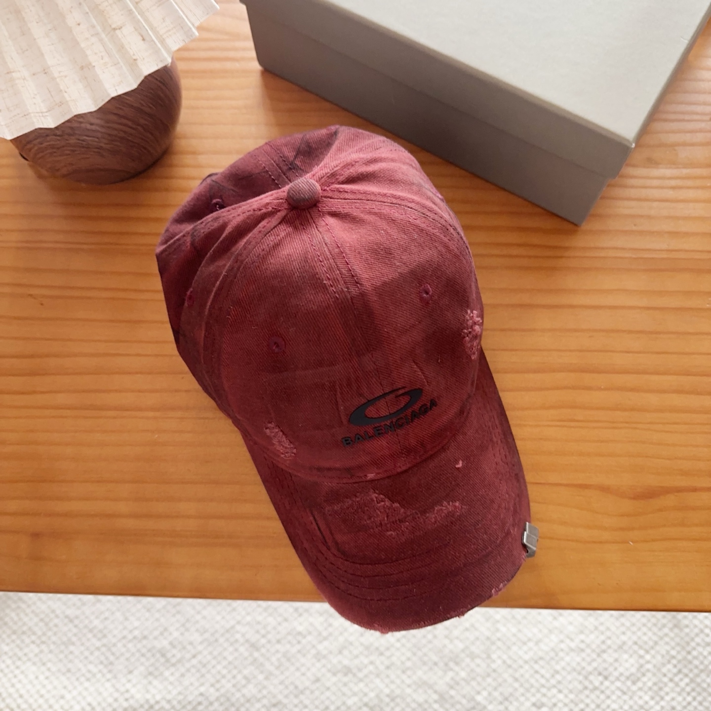 Balencia*a 巴黎世家刺绣字母新款棒球帽现货秒发🧢简约时尚超级无敌好看的帽子！情侣款！