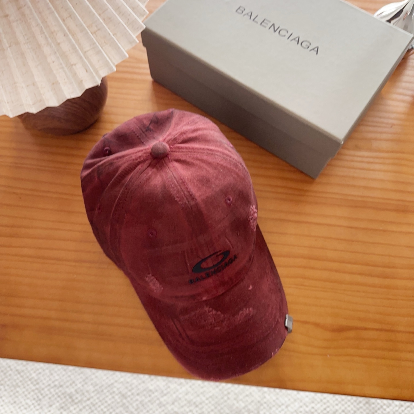 Balencia*a 巴黎世家刺绣字母新款棒球帽现货秒发🧢简约时尚超级无敌好看的帽子！情侣款！