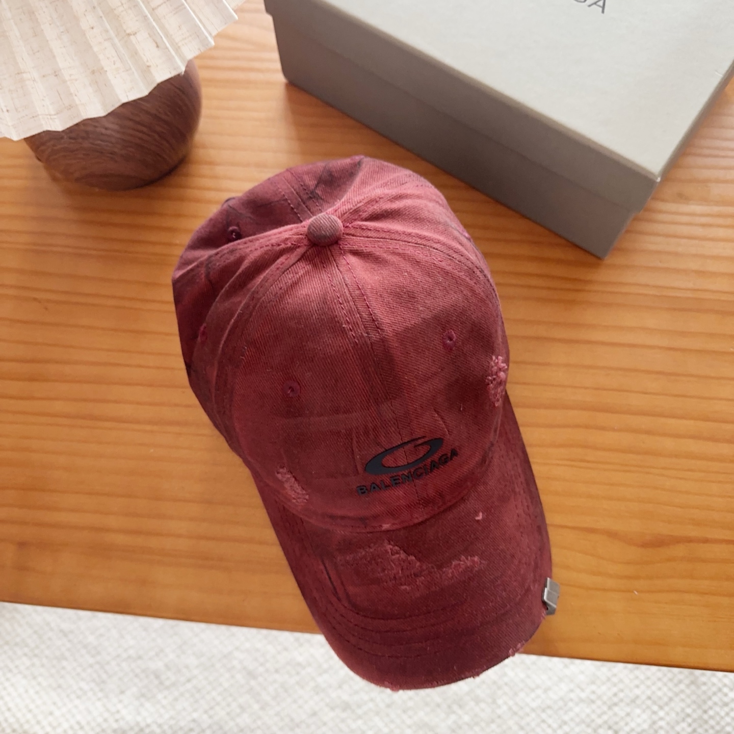 Balencia*a 巴黎世家刺绣字母新款棒球帽现货秒发🧢简约时尚超级无敌好看的帽子！情侣款！