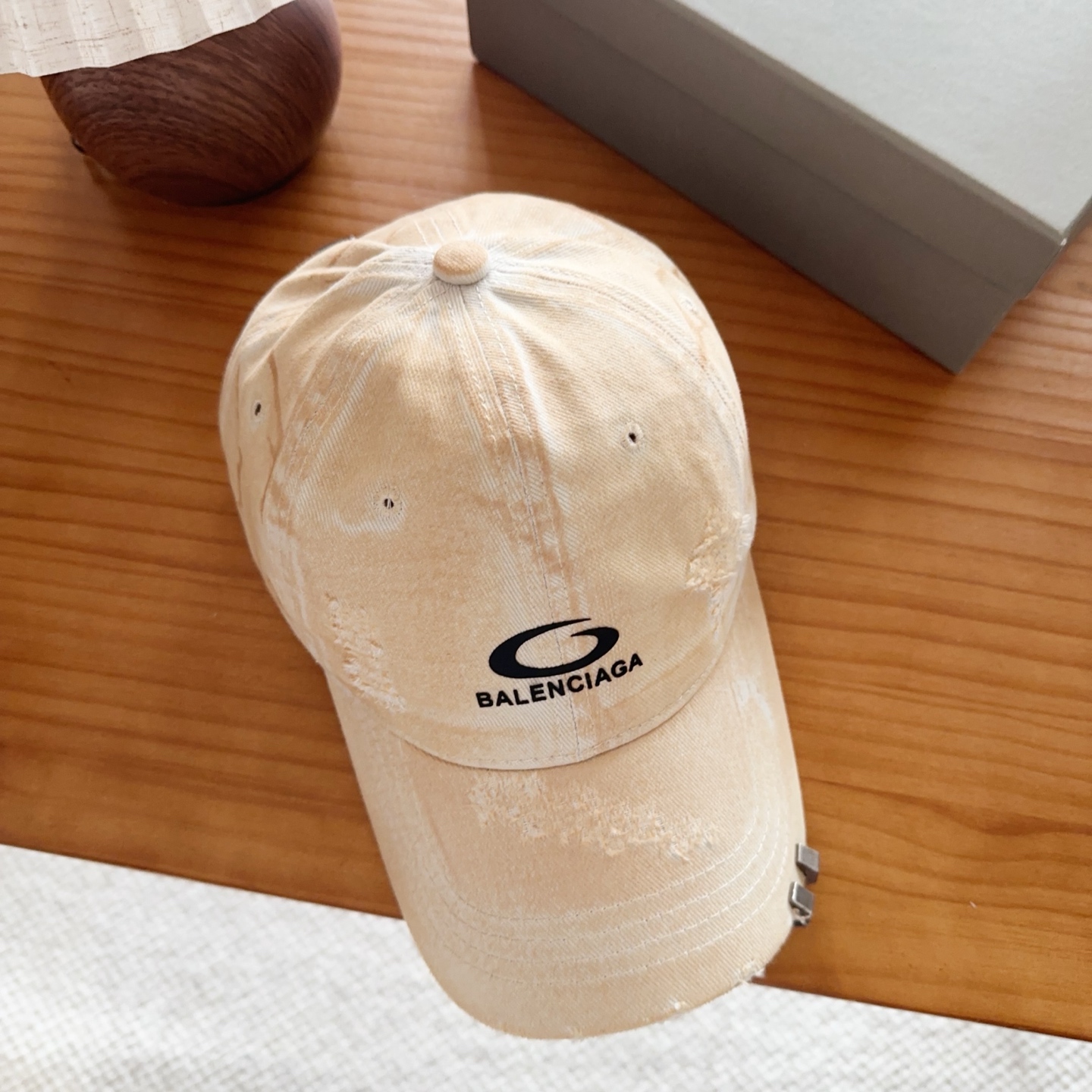 Balencia*a 巴黎世家刺绣字母新款棒球帽现货秒发🧢简约时尚超级无敌好看的帽子！情侣款！