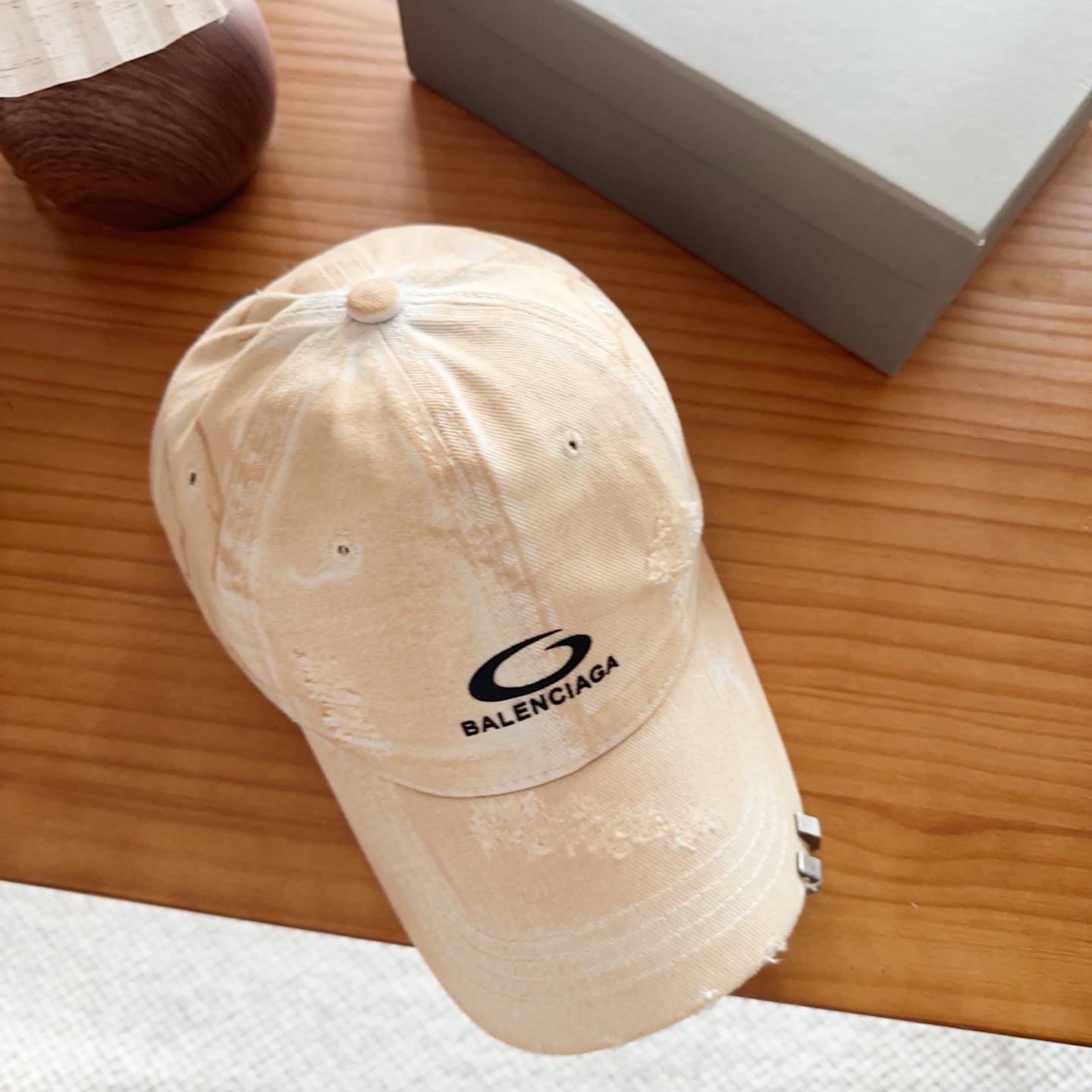 Balencia*a 巴黎世家刺绣字母新款棒球帽现货秒发🧢简约时尚超级无敌好看的帽子！情侣款！