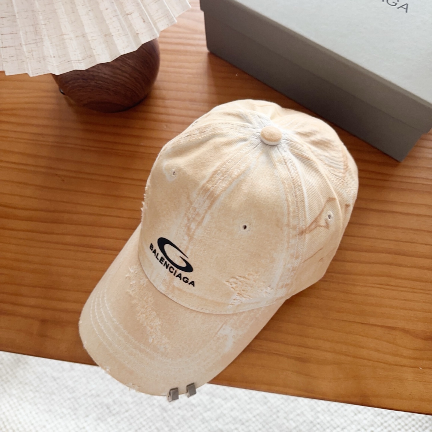 Balencia*a 巴黎世家刺绣字母新款棒球帽现货秒发🧢简约时尚超级无敌好看的帽子！情侣款！