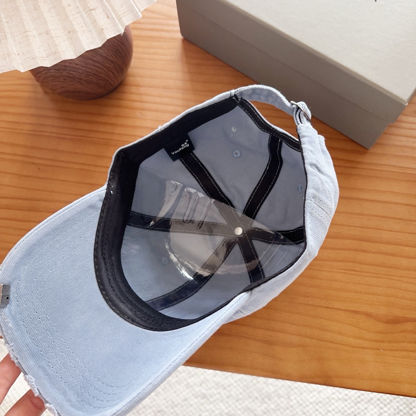 Balencia*a 巴黎世家刺绣字母新款棒球帽现货秒发🧢简约时尚超级无敌好看的帽子！情侣款！