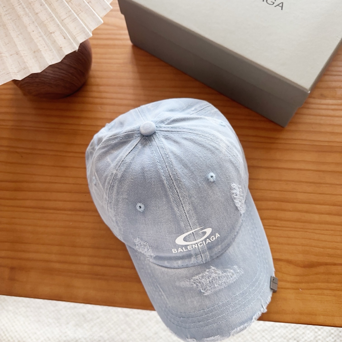 Balencia*a 巴黎世家刺绣字母新款棒球帽现货秒发🧢简约时尚超级无敌好看的帽子！情侣款！