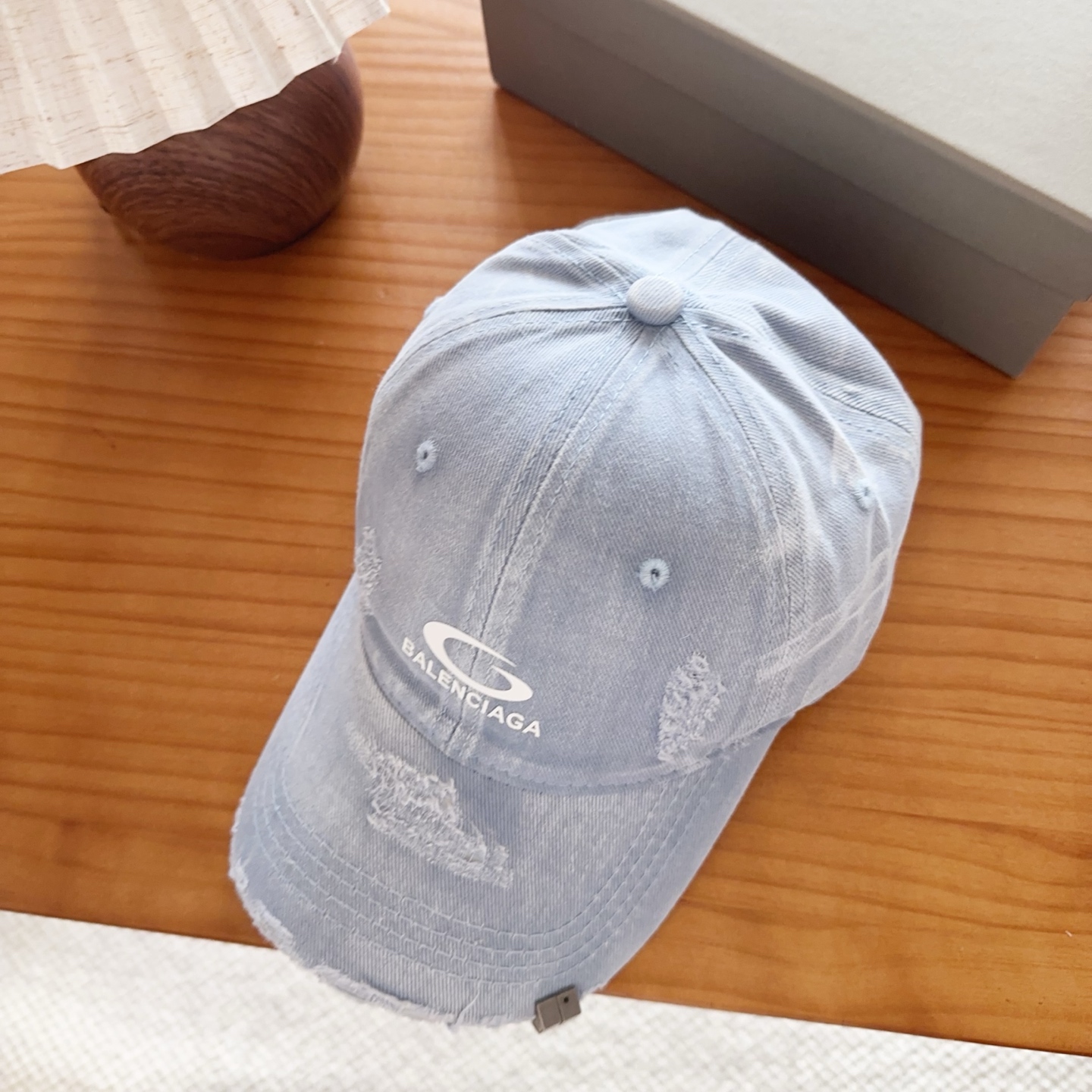 Balencia*a 巴黎世家刺绣字母新款棒球帽现货秒发🧢简约时尚超级无敌好看的帽子！情侣款！