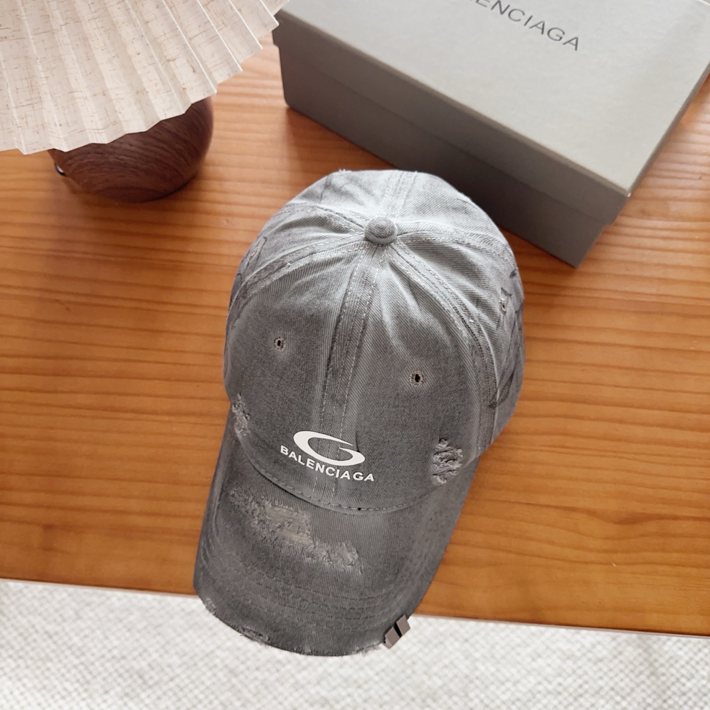 Balencia*a 巴黎世家刺绣字母新款棒球帽现货秒发🧢简约时尚超级无敌好看的帽子！情侣款！