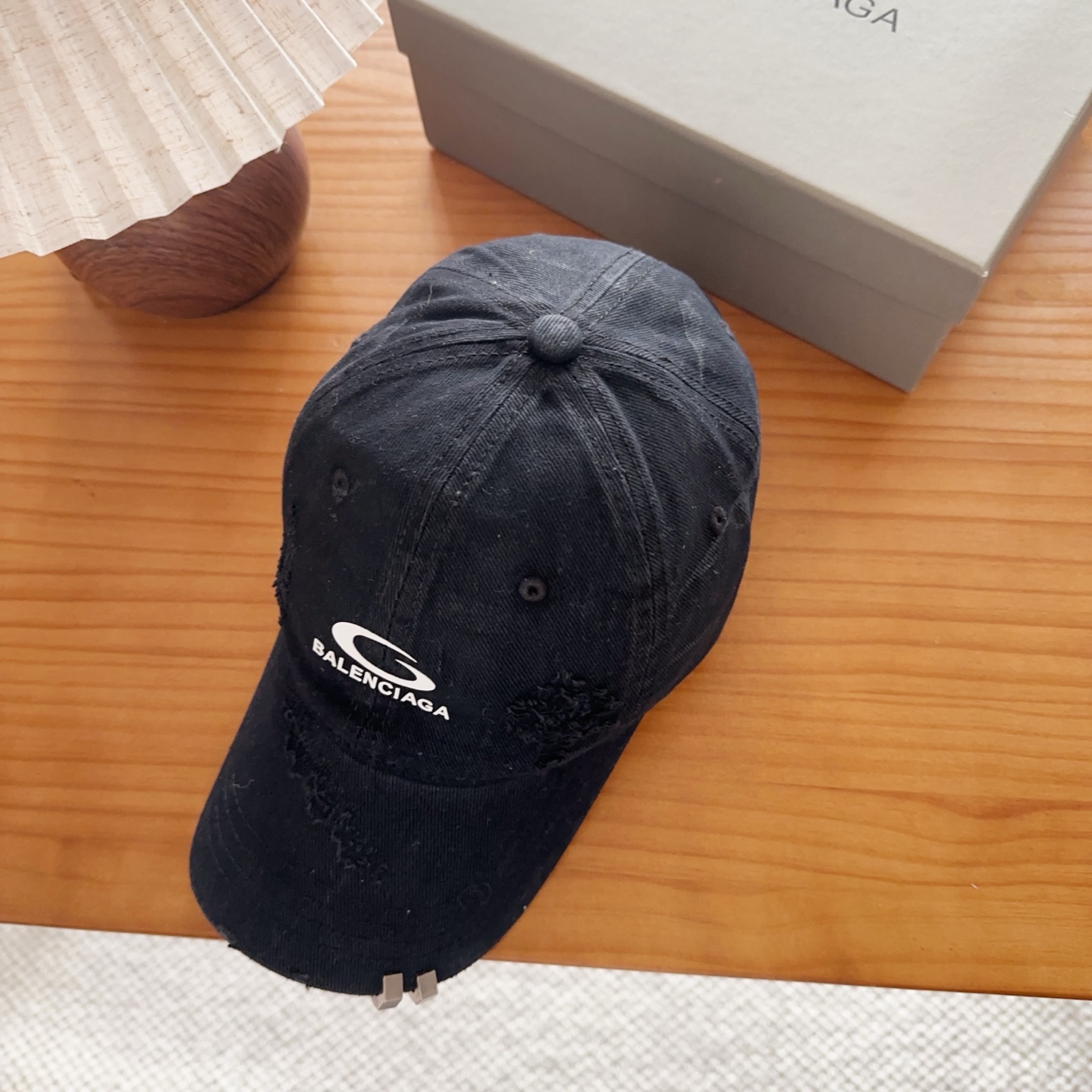 Balencia*a 巴黎世家刺绣字母新款棒球帽现货秒发🧢简约时尚超级无敌好看的帽子！情侣款！