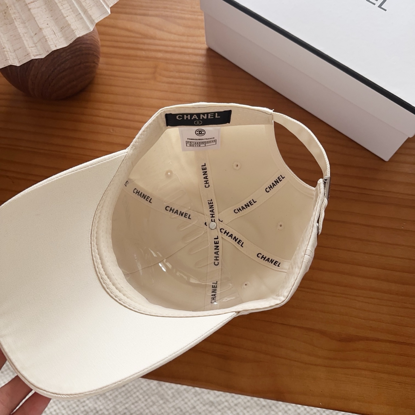 香奈儿新款经典休闲潮流款 上架简约棒球帽🧢日韩风格，随便搭配都超好看！出门旅游，绝对要入手的一款