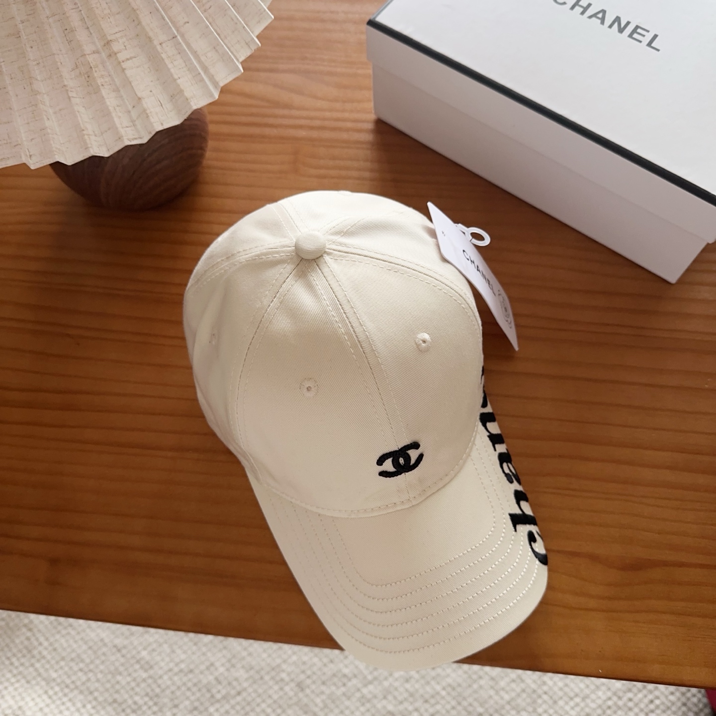 香奈儿新款经典休闲潮流款 上架简约棒球帽🧢日韩风格，随便搭配都超好看！出门旅游，绝对要入手的一款