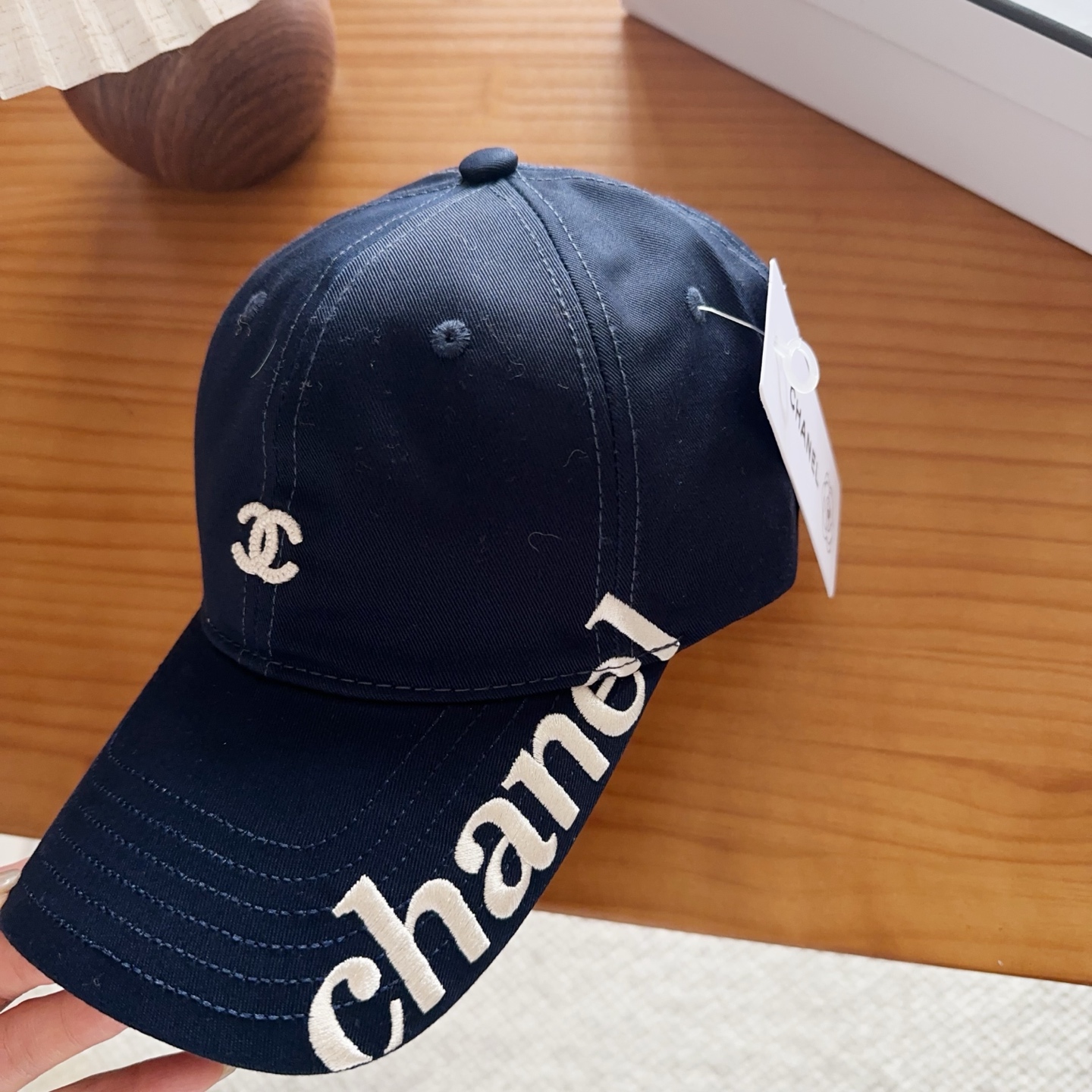 香奈儿新款经典休闲潮流款 上架简约棒球帽🧢日韩风格，随便搭配都超好看！出门旅游，绝对要入手的一款