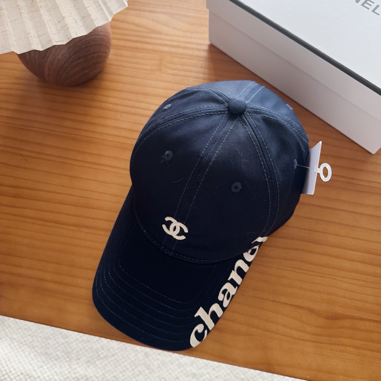 香奈儿新款经典休闲潮流款 上架简约棒球帽🧢日韩风格，随便搭配都超好看！出门旅游，绝对要入手的一款