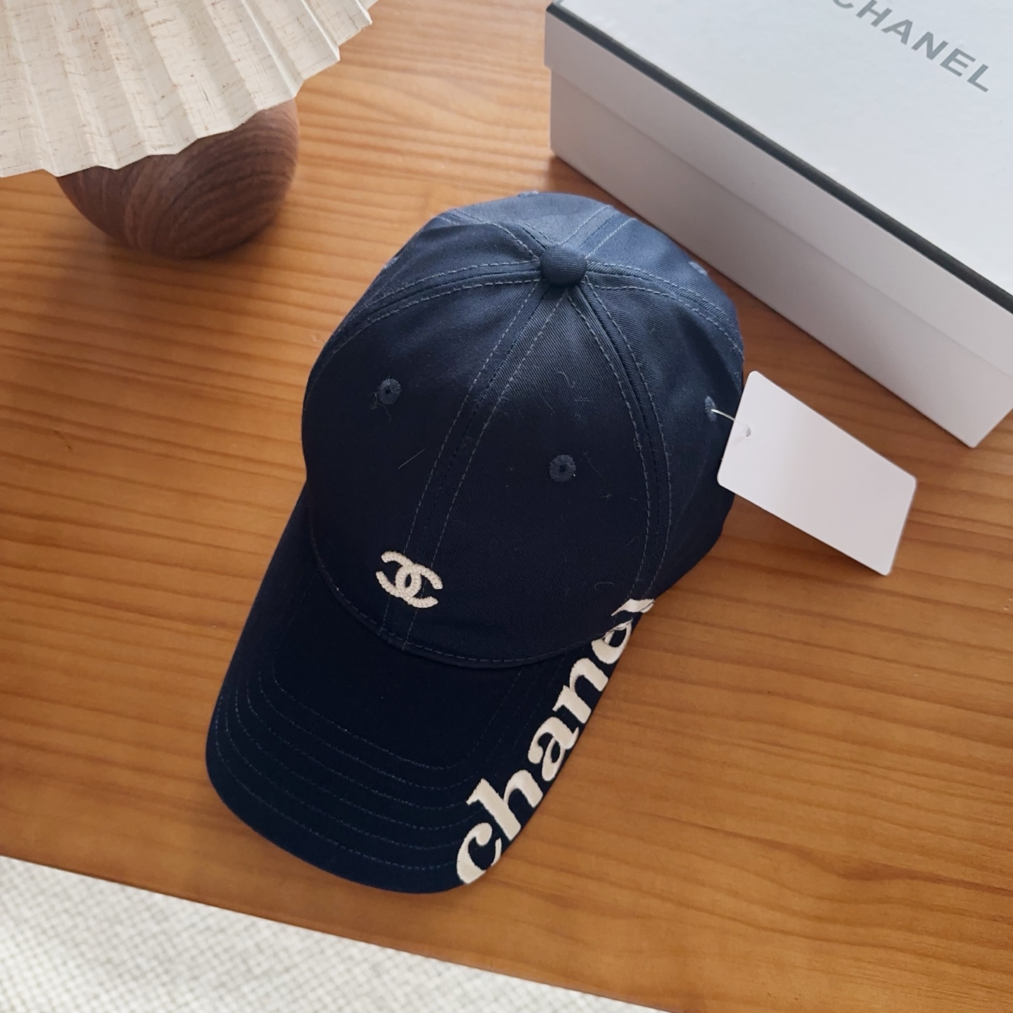 香奈儿新款经典休闲潮流款 上架简约棒球帽🧢日韩风格，随便搭配都超好看！出门旅游，绝对要入手的一款