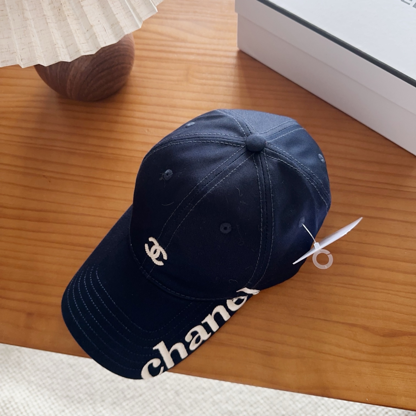 香奈儿新款经典休闲潮流款 上架简约棒球帽🧢日韩风格，随便搭配都超好看！出门旅游，绝对要入手的一款