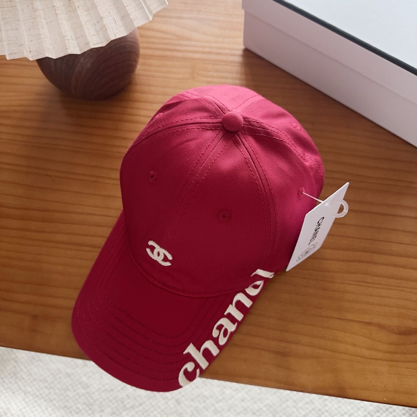 香奈儿新款经典休闲潮流款 上架简约棒球帽🧢日韩风格，随便搭配都超好看！出门旅游，绝对要入手的一款