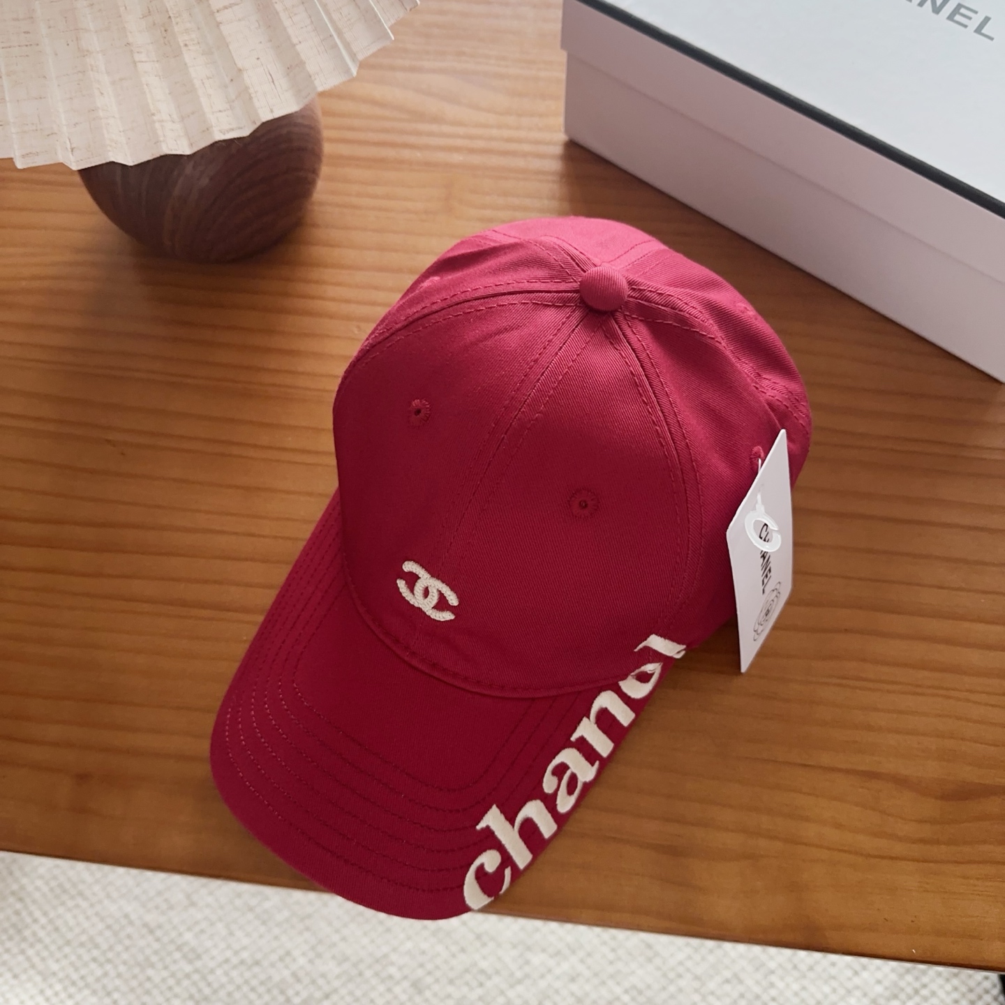 香奈儿新款经典休闲潮流款 上架简约棒球帽🧢日韩风格，随便搭配都超好看！出门旅游，绝对要入手的一款