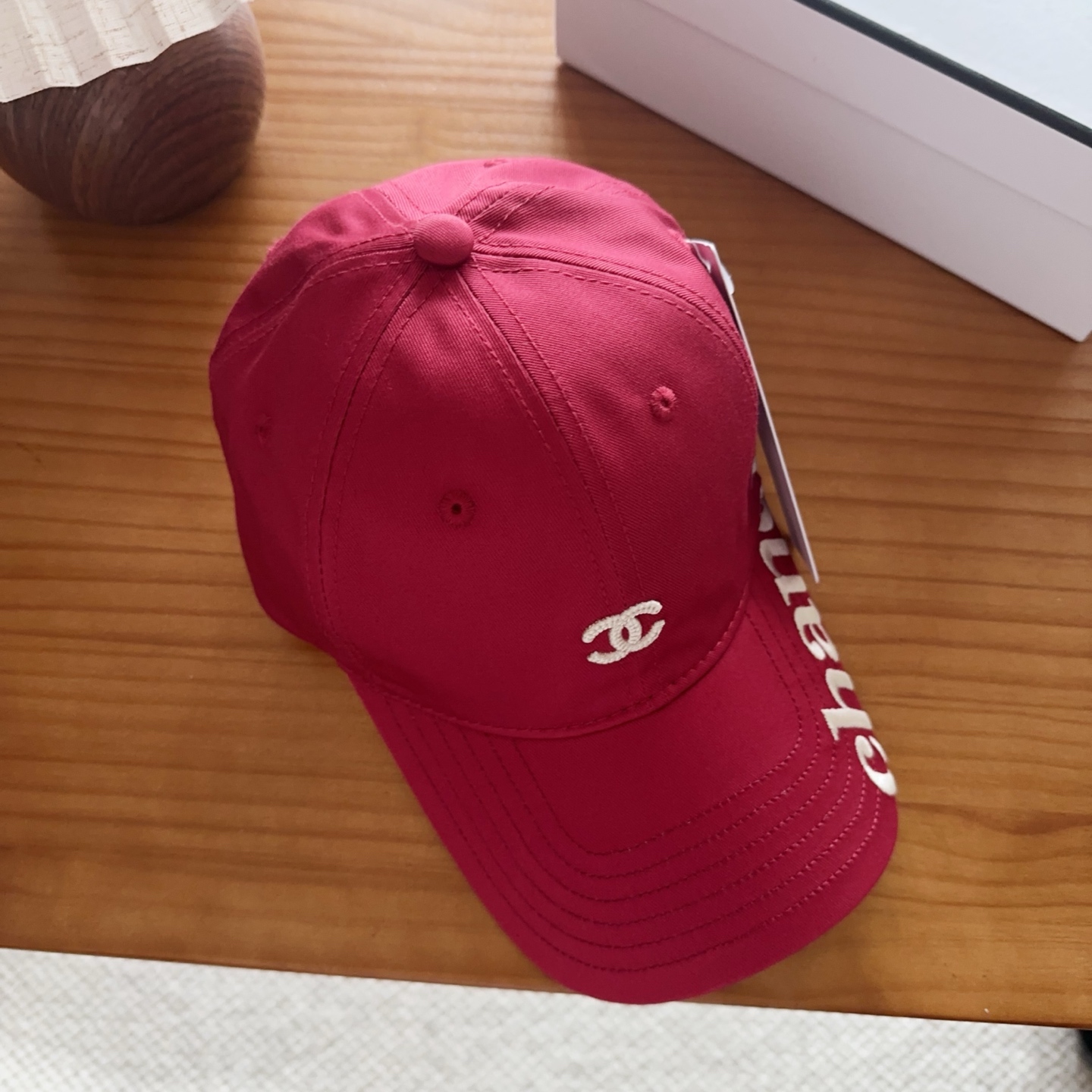 香奈儿新款经典休闲潮流款 上架简约棒球帽🧢日韩风格，随便搭配都超好看！出门旅游，绝对要入手的一款