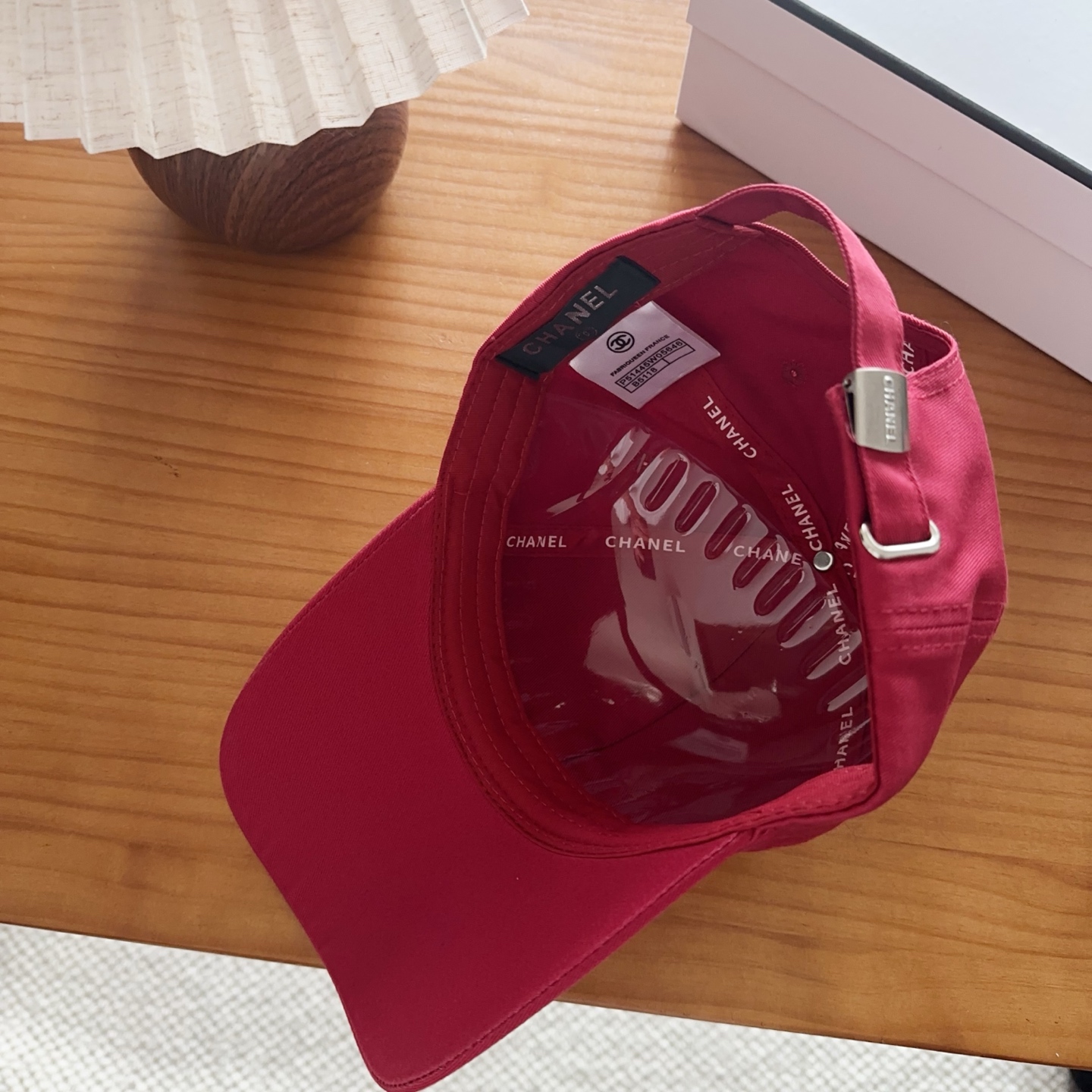 香奈儿新款经典休闲潮流款 上架简约棒球帽🧢日韩风格，随便搭配都超好看！出门旅游，绝对要入手的一款