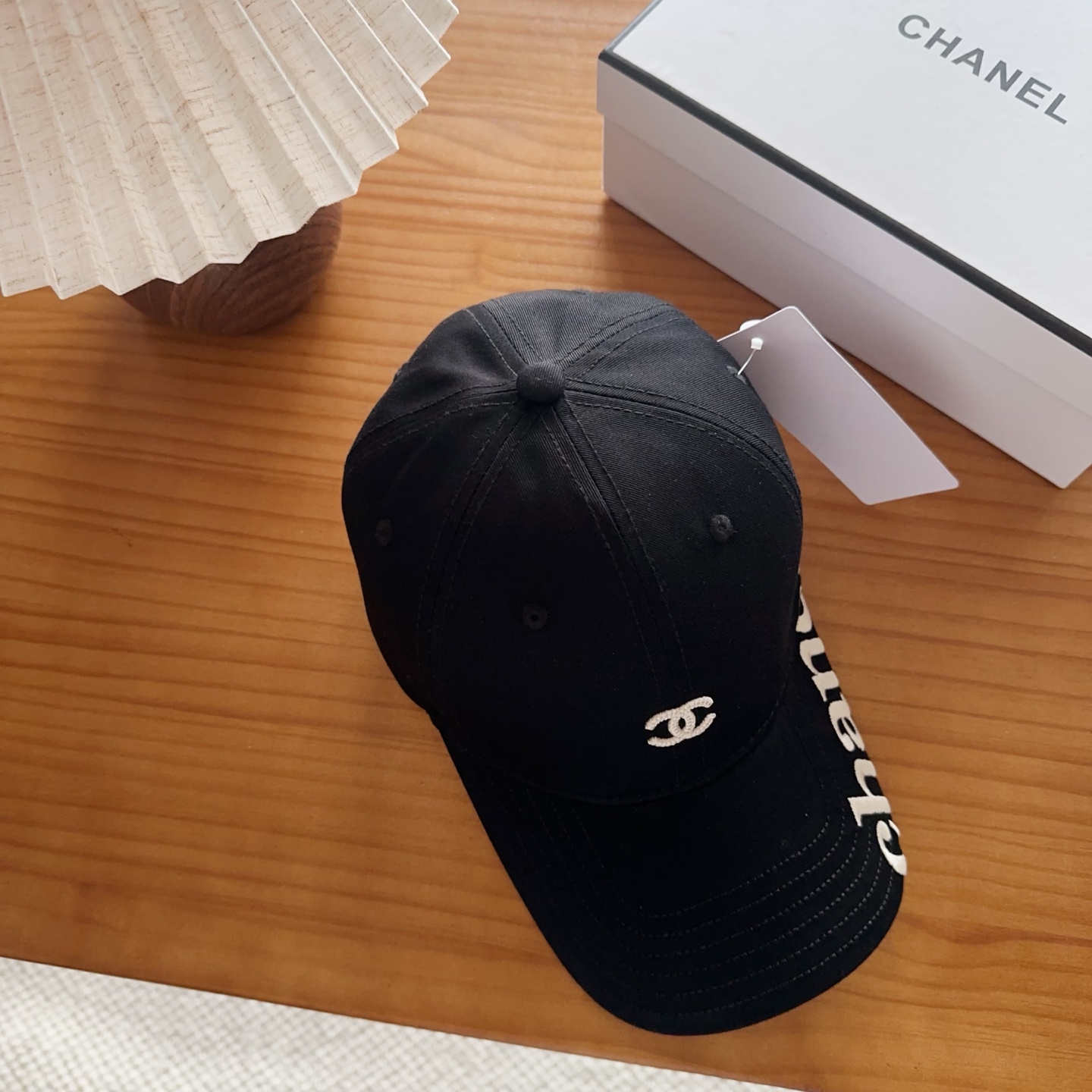 香奈儿新款经典休闲潮流款 上架简约棒球帽🧢日韩风格，随便搭配都超好看！出门旅游，绝对要入手的一款