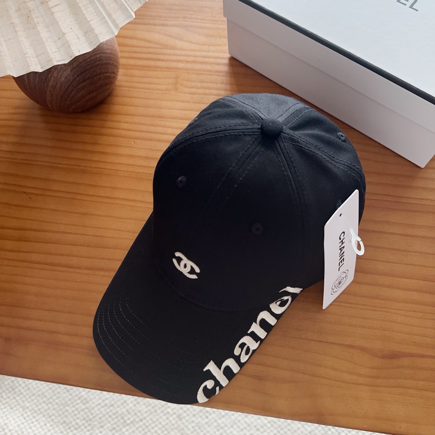 香奈儿新款经典休闲潮流款 上架简约棒球帽🧢日韩风格，随便搭配都超好看！出门旅游，绝对要入手的一款