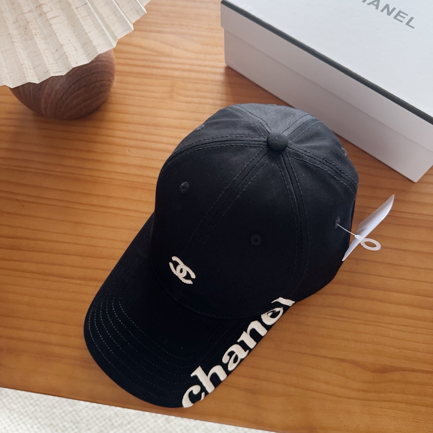 香奈儿新款经典休闲潮流款 上架简约棒球帽🧢日韩风格，随便搭配都超好看！出门旅游，绝对要入手的一款