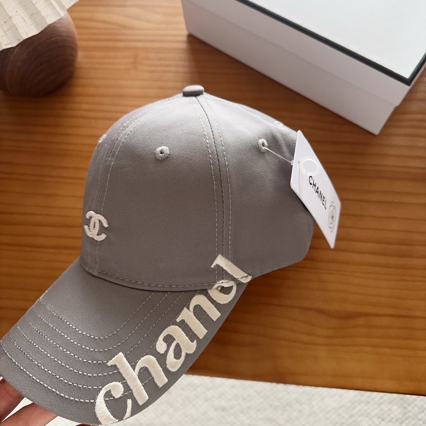 香奈儿新款经典休闲潮流款 上架简约棒球帽🧢日韩风格，随便搭配都超好看！出门旅游，绝对要入手的一款