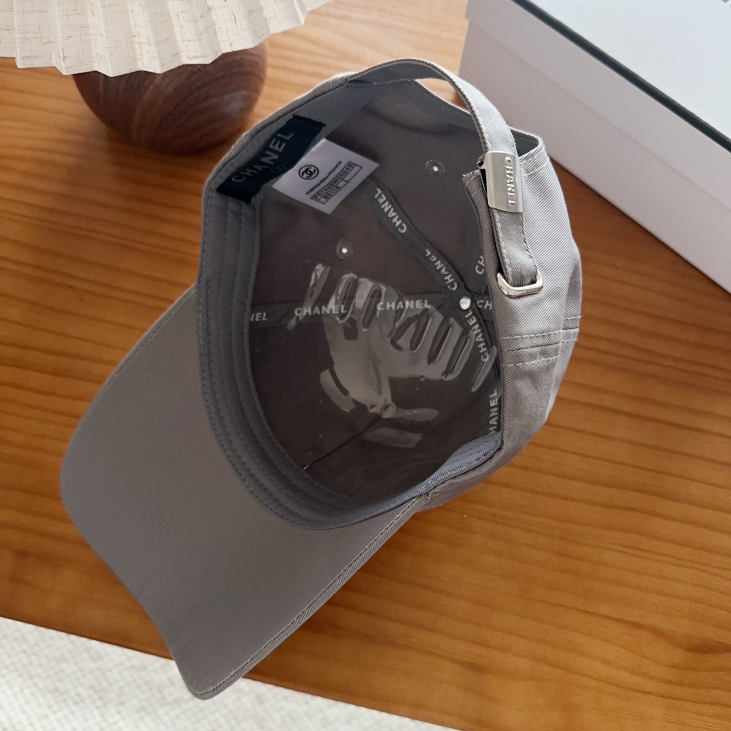 香奈儿新款经典休闲潮流款 上架简约棒球帽🧢日韩风格，随便搭配都超好看！出门旅游，绝对要入手的一款