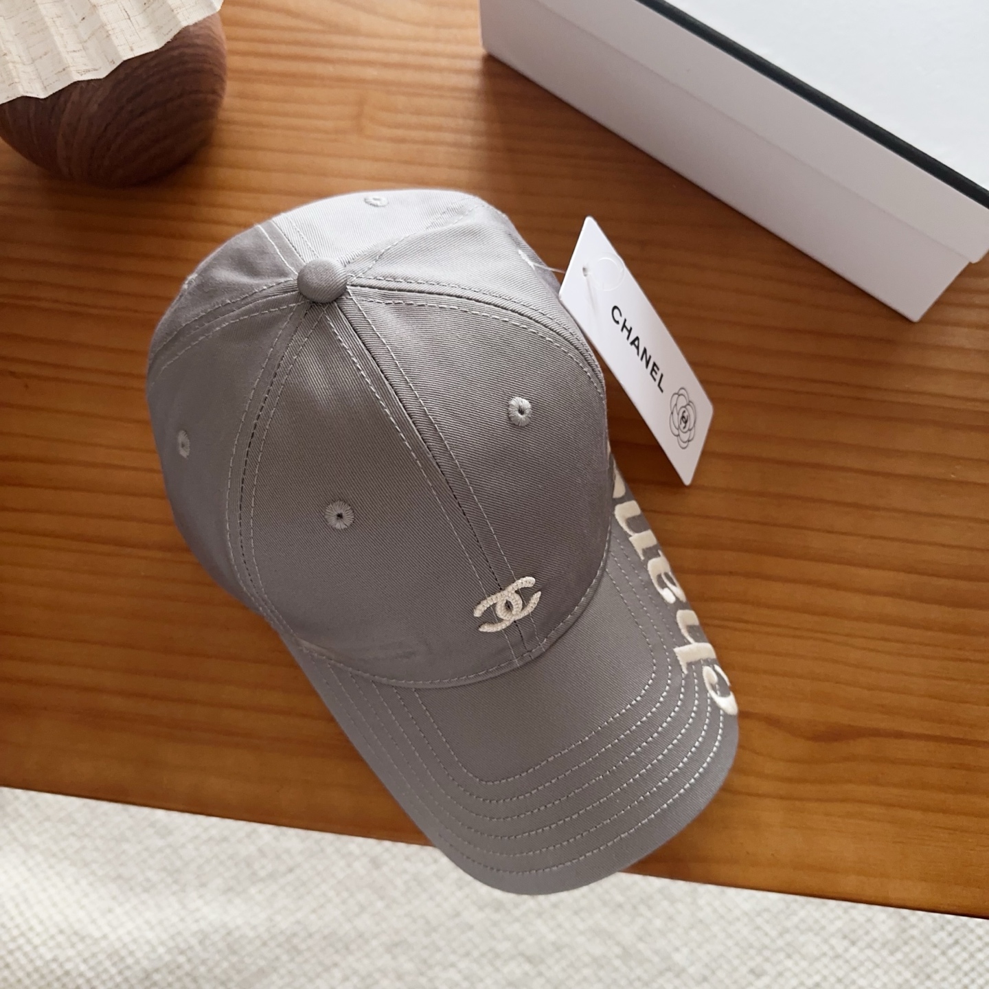 香奈儿新款经典休闲潮流款 上架简约棒球帽🧢日韩风格，随便搭配都超好看！出门旅游，绝对要入手的一款