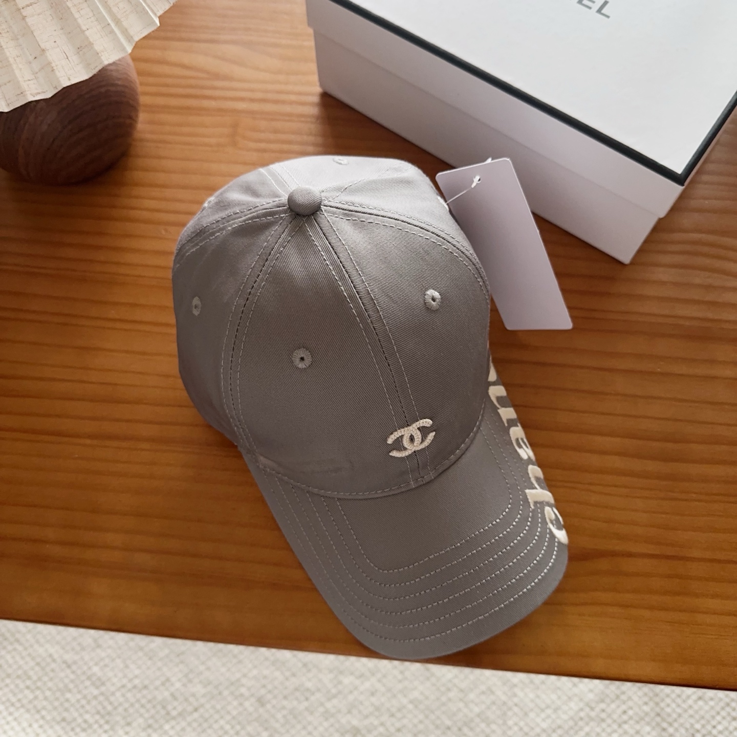 香奈儿新款经典休闲潮流款 上架简约棒球帽🧢日韩风格，随便搭配都超好看！出门旅游，绝对要入手的一款