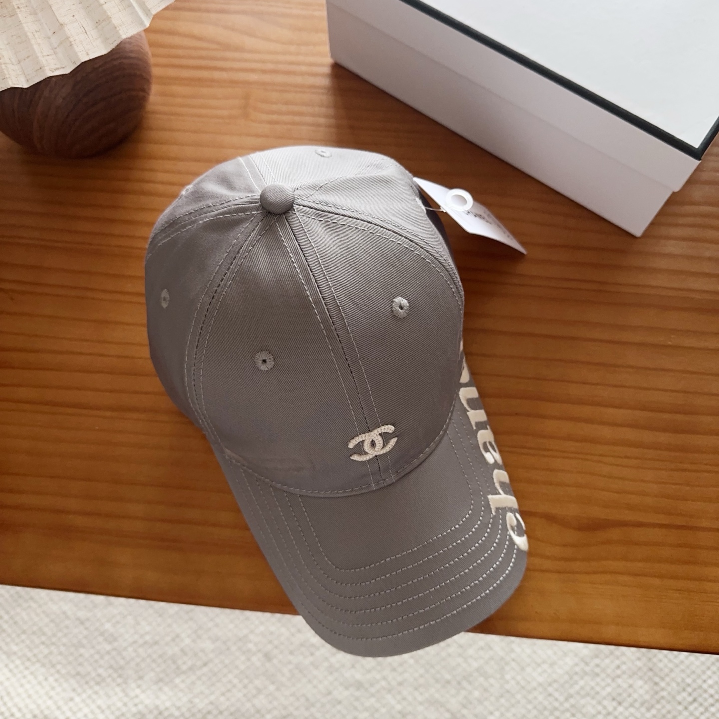 香奈儿新款经典休闲潮流款 上架简约棒球帽🧢日韩风格，随便搭配都超好看！出门旅游，绝对要入手的一款