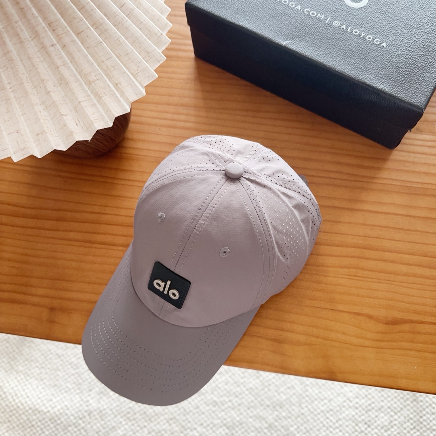 爆款。Alo新款棒球帽定制面料，简约时尚更透气，超火爆现货秒发