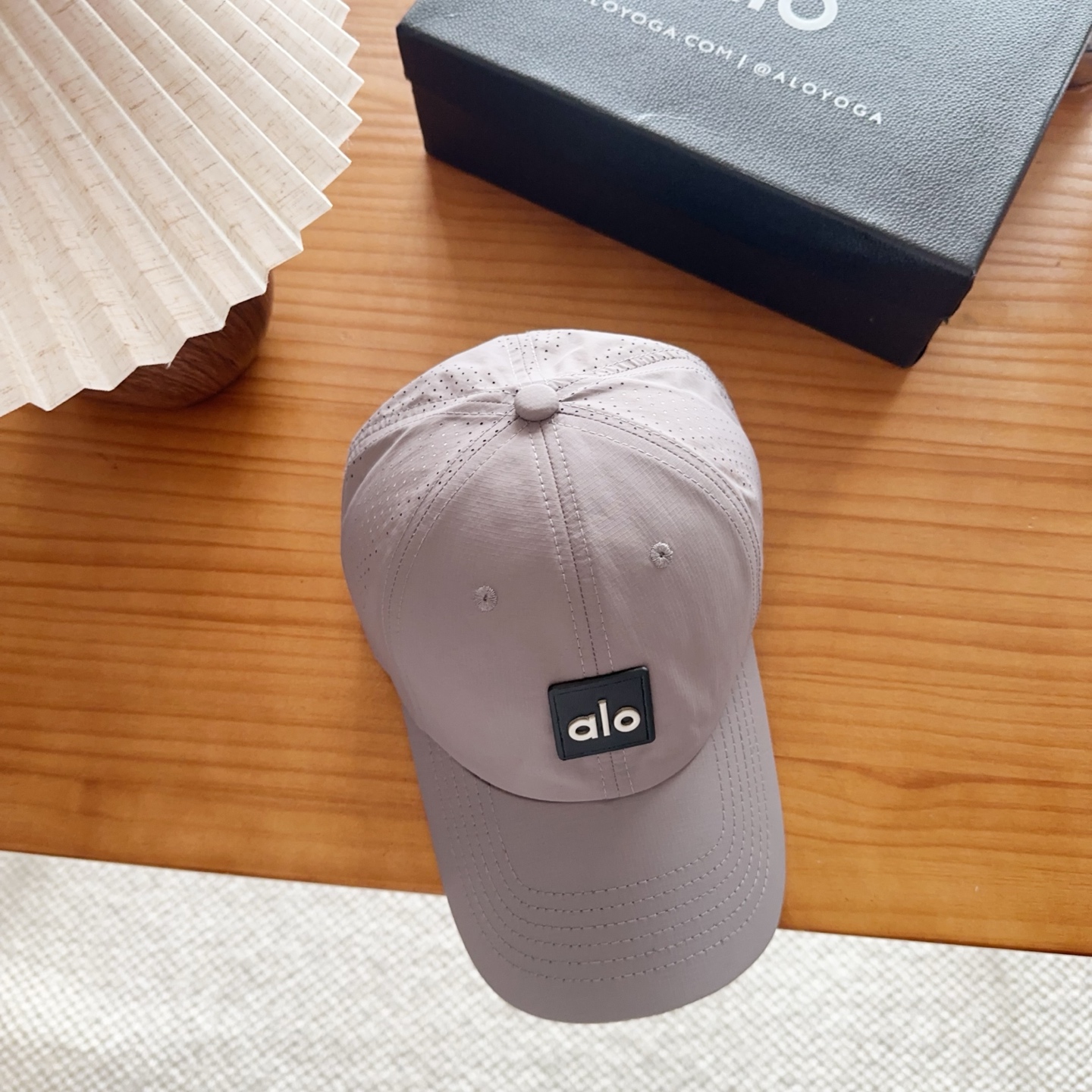 爆款。Alo新款棒球帽定制面料，简约时尚更透气，超火爆现货秒发