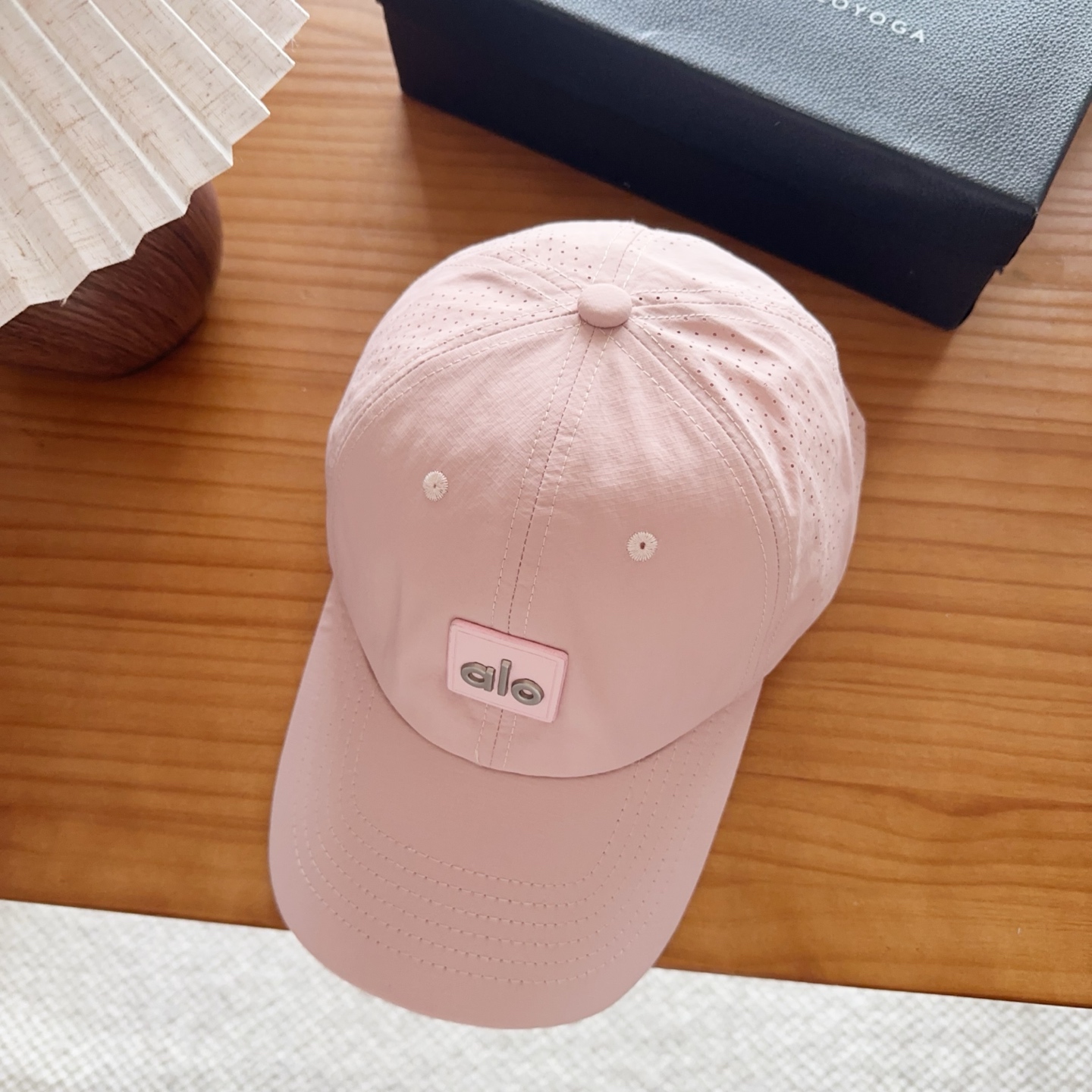 爆款。Alo新款棒球帽定制面料，简约时尚更透气，超火爆现货秒发