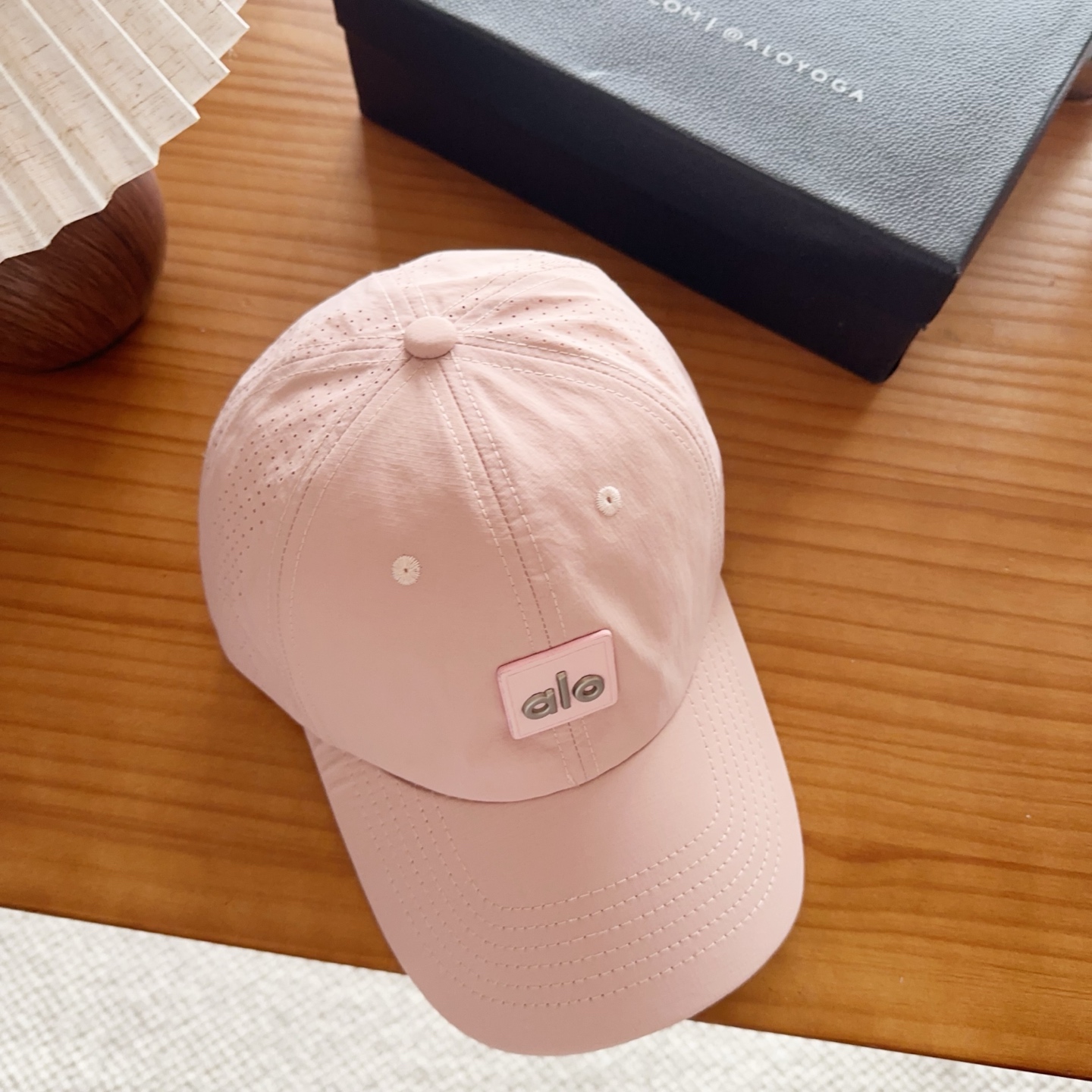 爆款。Alo新款棒球帽定制面料，简约时尚更透气，超火爆现货秒发