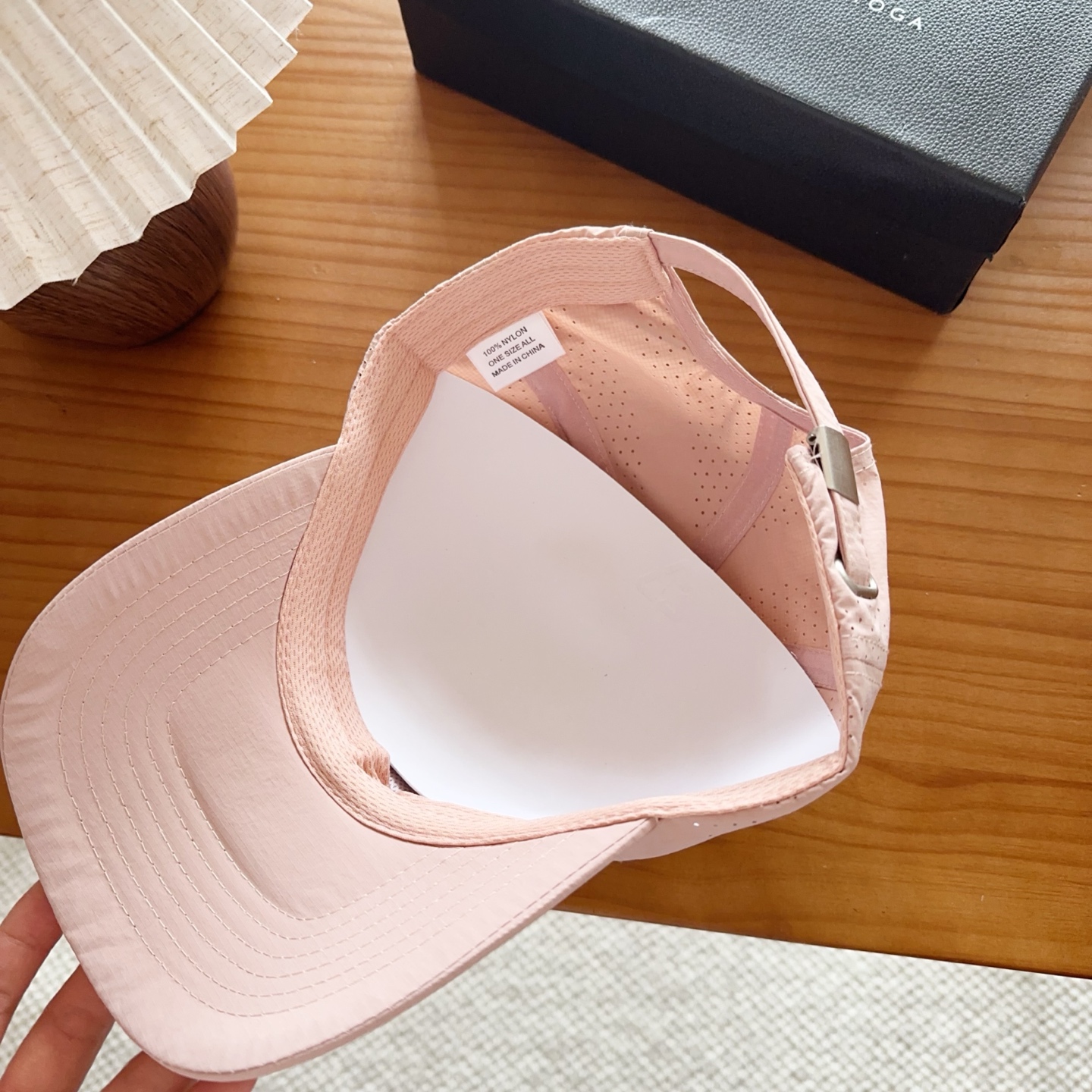 爆款。Alo新款棒球帽定制面料，简约时尚更透气，超火爆现货秒发