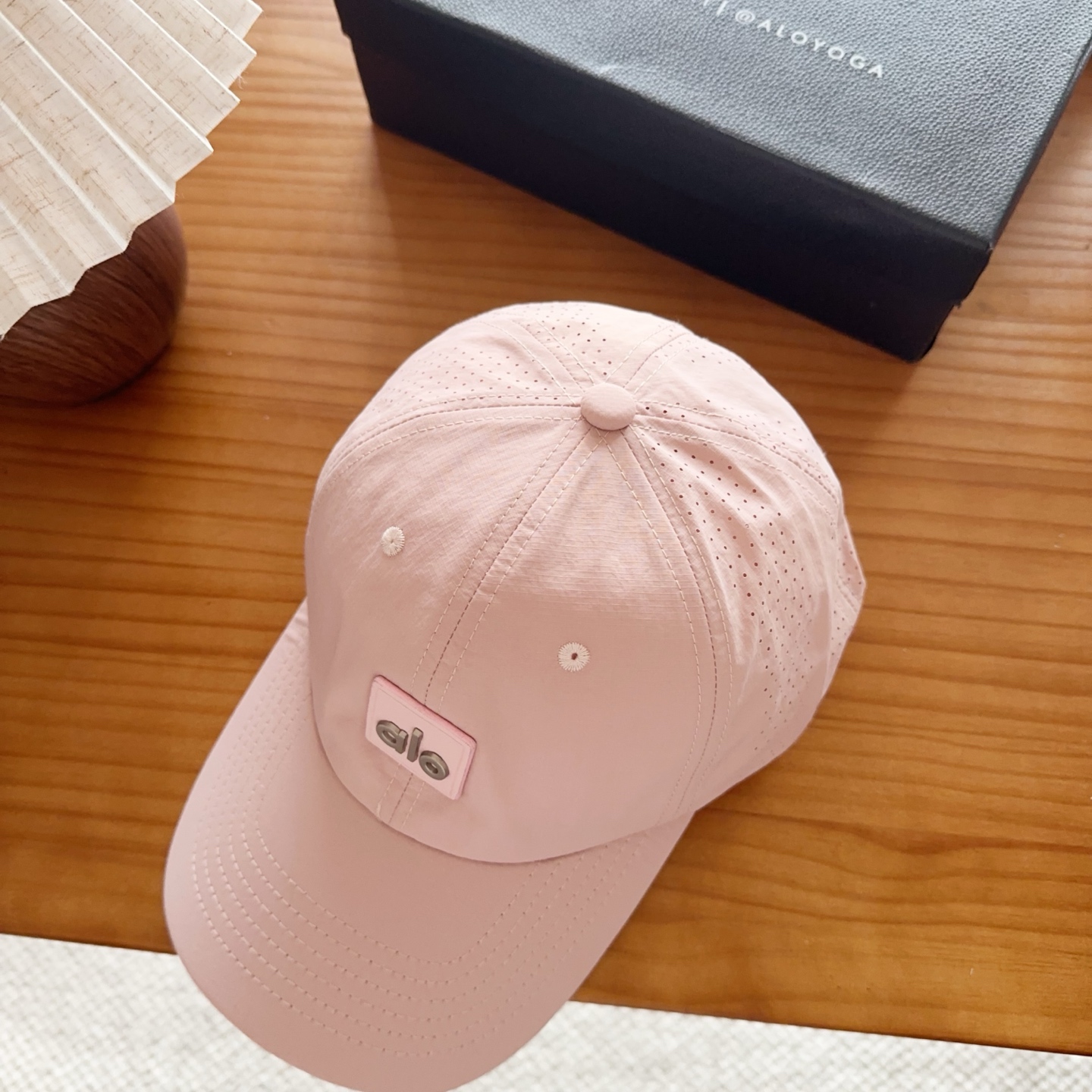 爆款。Alo新款棒球帽定制面料，简约时尚更透气，超火爆现货秒发
