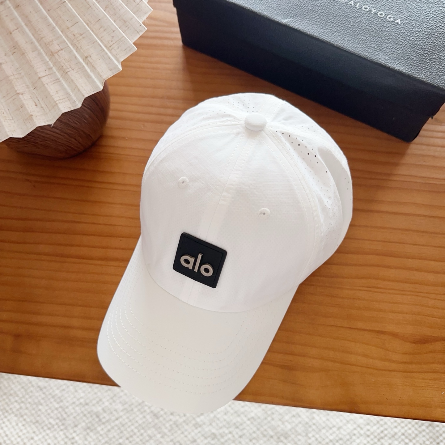 爆款。Alo新款棒球帽定制面料，简约时尚更透气，超火爆现货秒发