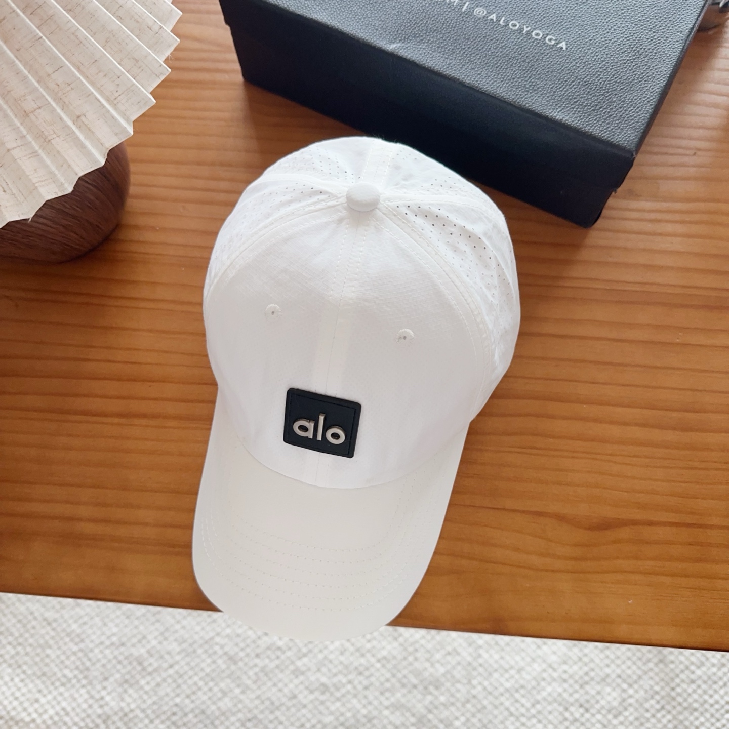 爆款。Alo新款棒球帽定制面料，简约时尚更透气，超火爆现货秒发