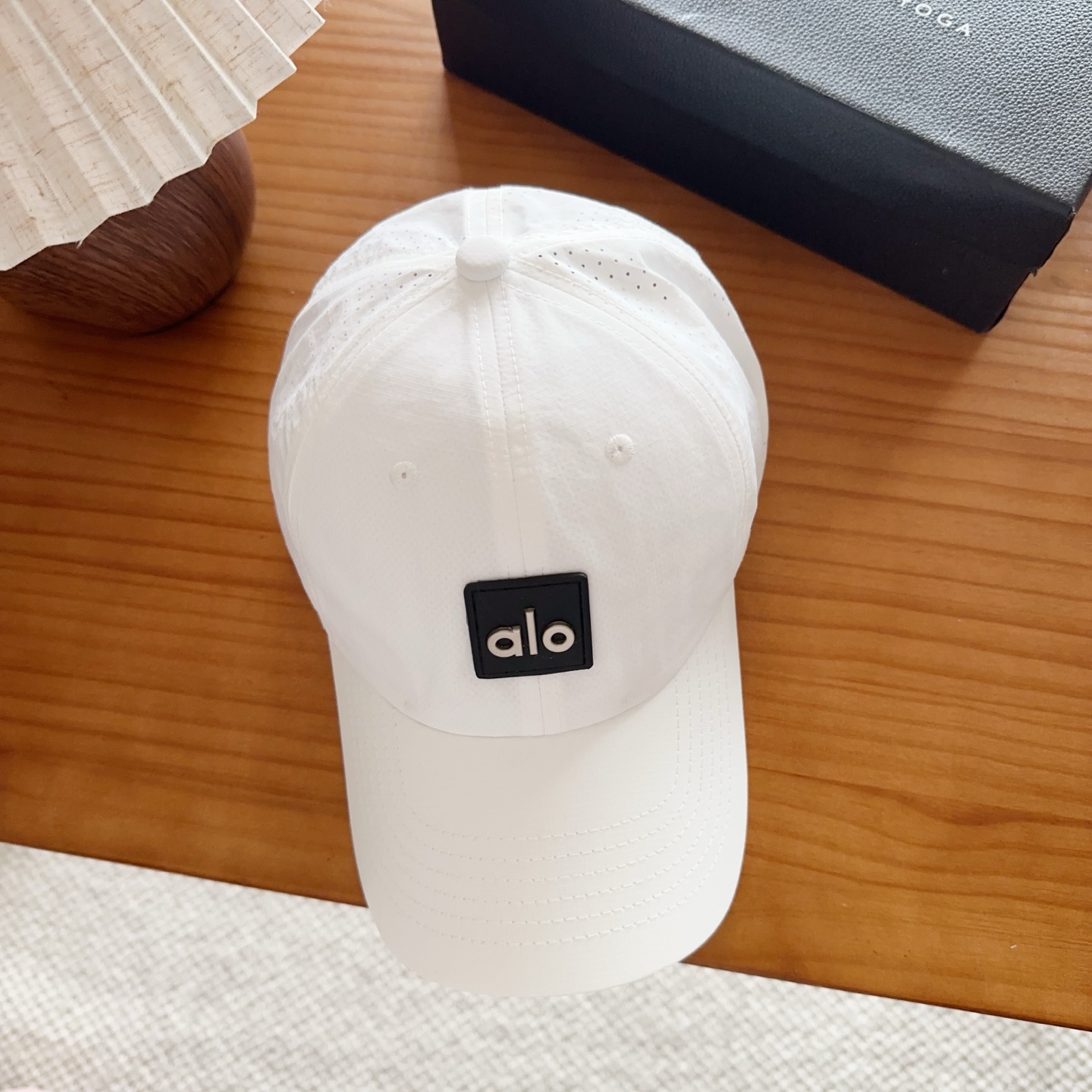 爆款。Alo新款棒球帽定制面料，简约时尚更透气，超火爆现货秒发