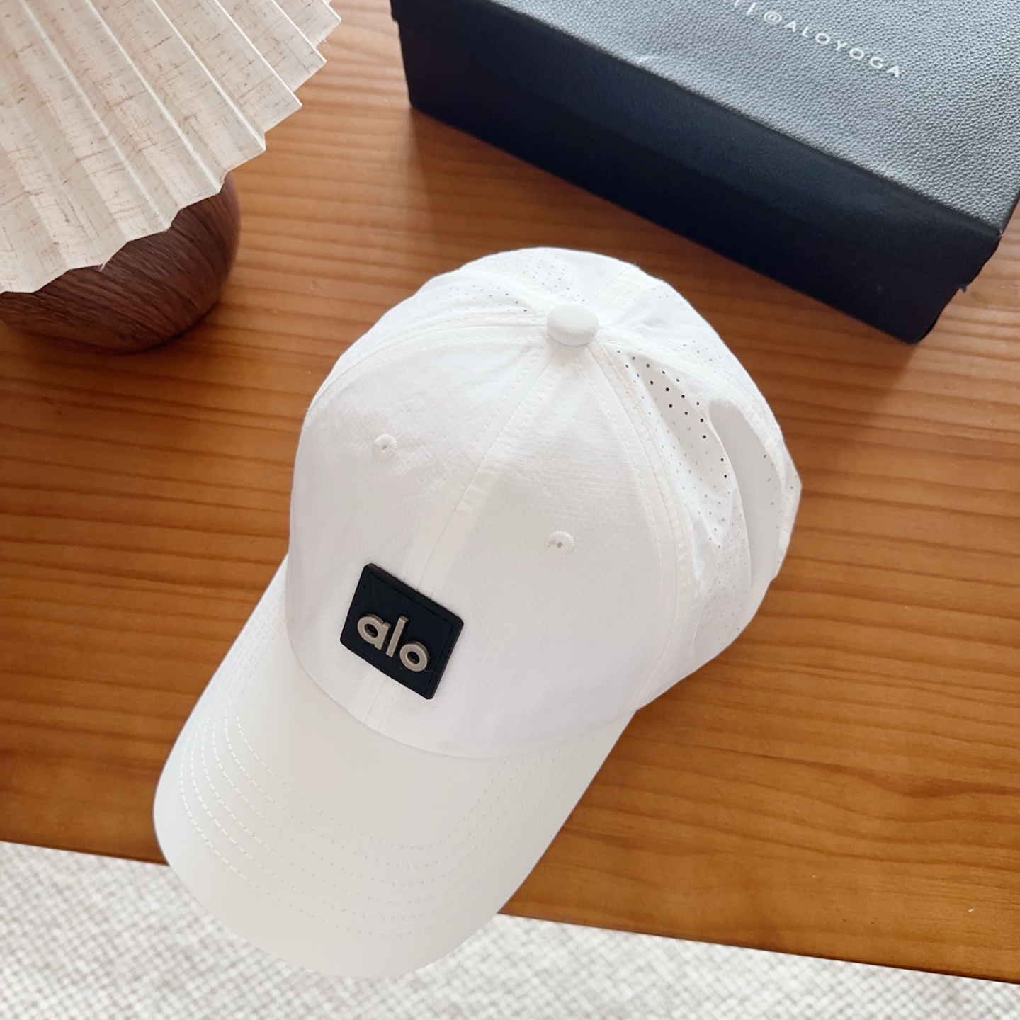 爆款。Alo新款棒球帽定制面料，简约时尚更透气，超火爆现货秒发