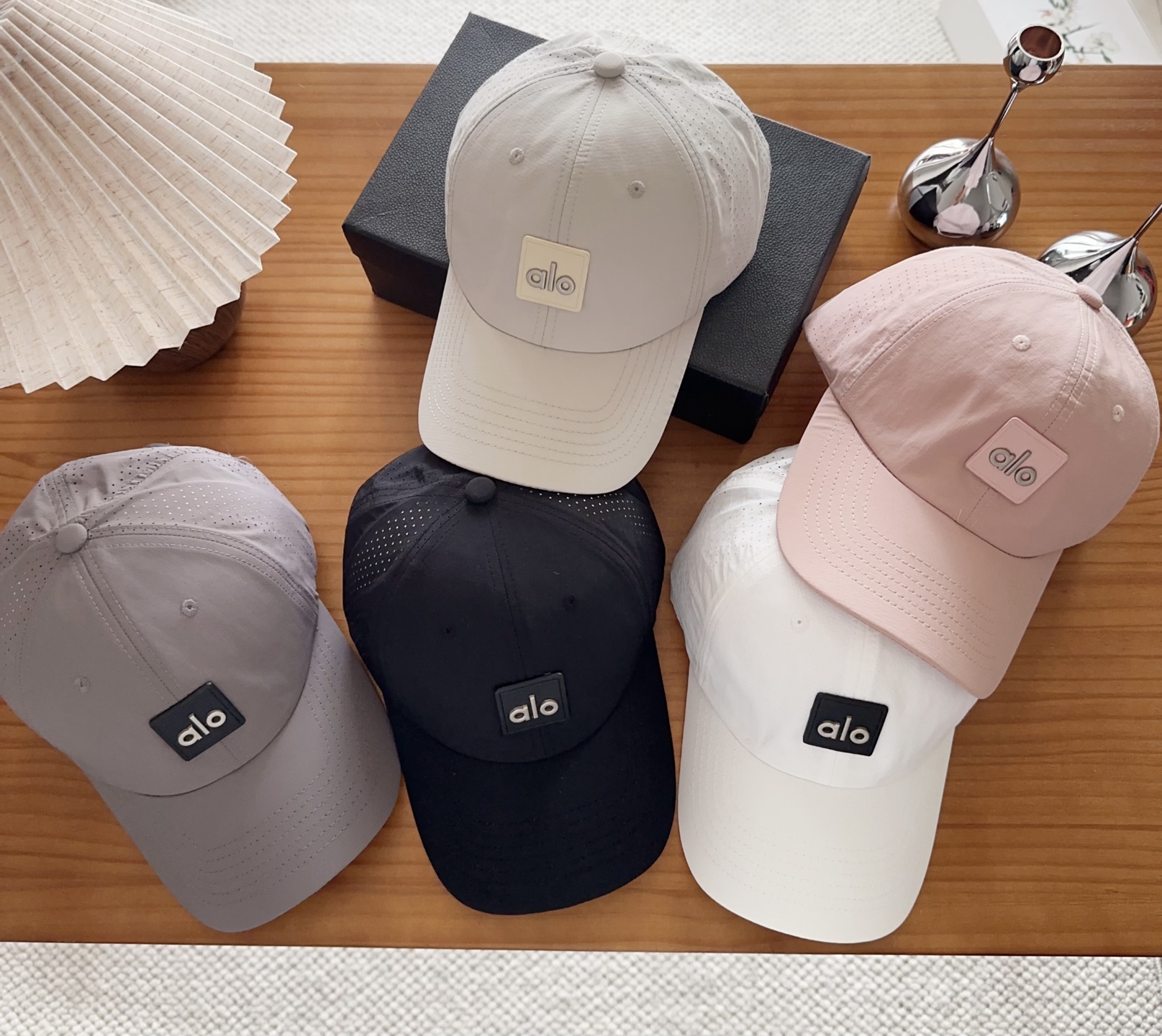爆款。Alo新款棒球帽定制面料，简约时尚更透气，超火爆现货秒发