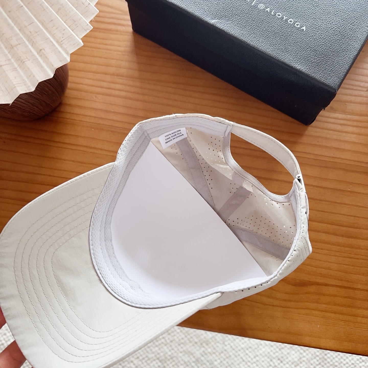 爆款。Alo新款棒球帽定制面料，简约时尚更透气，超火爆现货秒发