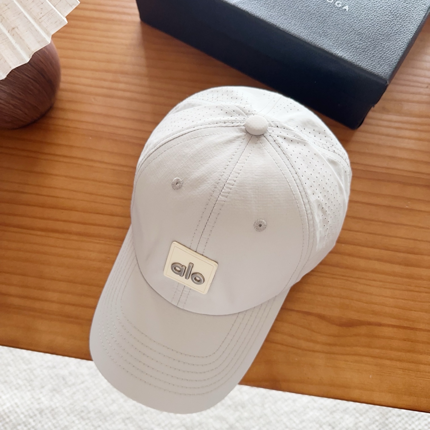 爆款。Alo新款棒球帽定制面料，简约时尚更透气，超火爆现货秒发