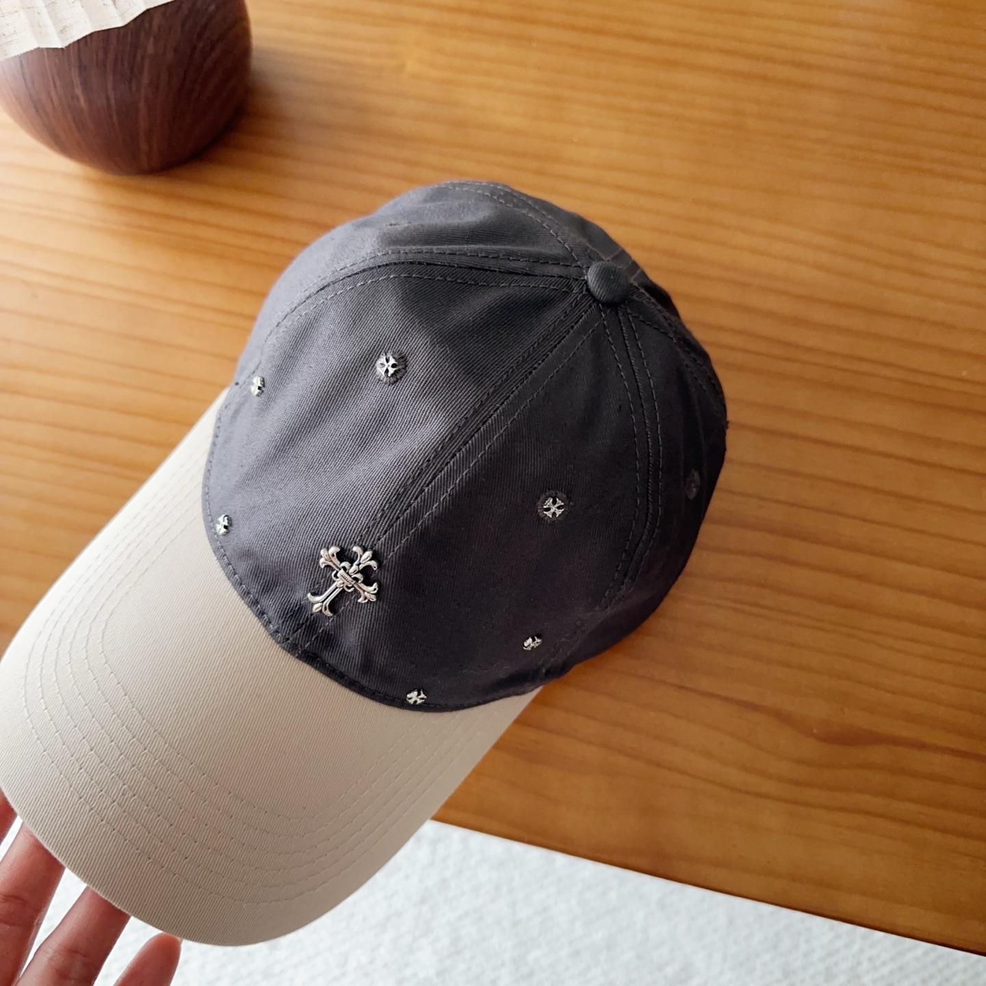 Chrome Hearts 克罗心💓早春韩版时尚复古做旧破洞帽子磨损设计百搭棒球帽鸭舌帽