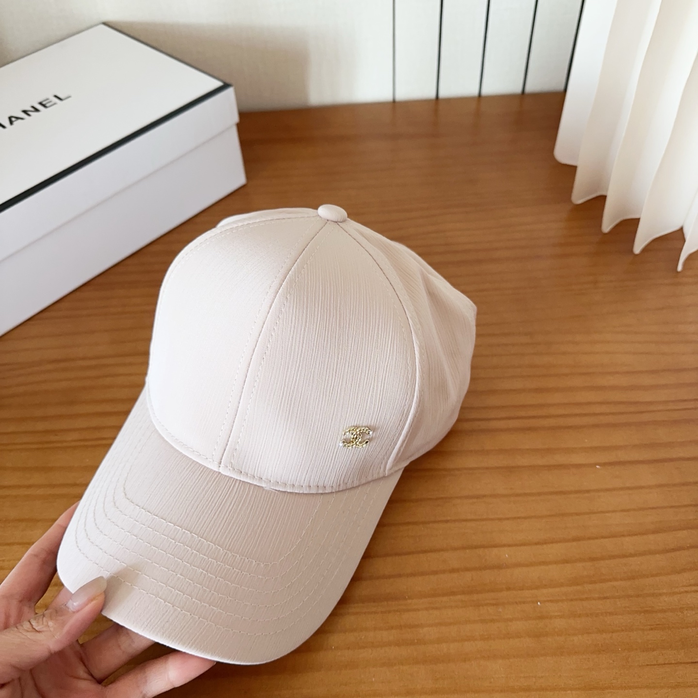 香奈儿新款经典休闲潮流款 上架简约棒球帽🧢日韩风格，随便搭配都超好看！出门旅游，绝对要入手的一款