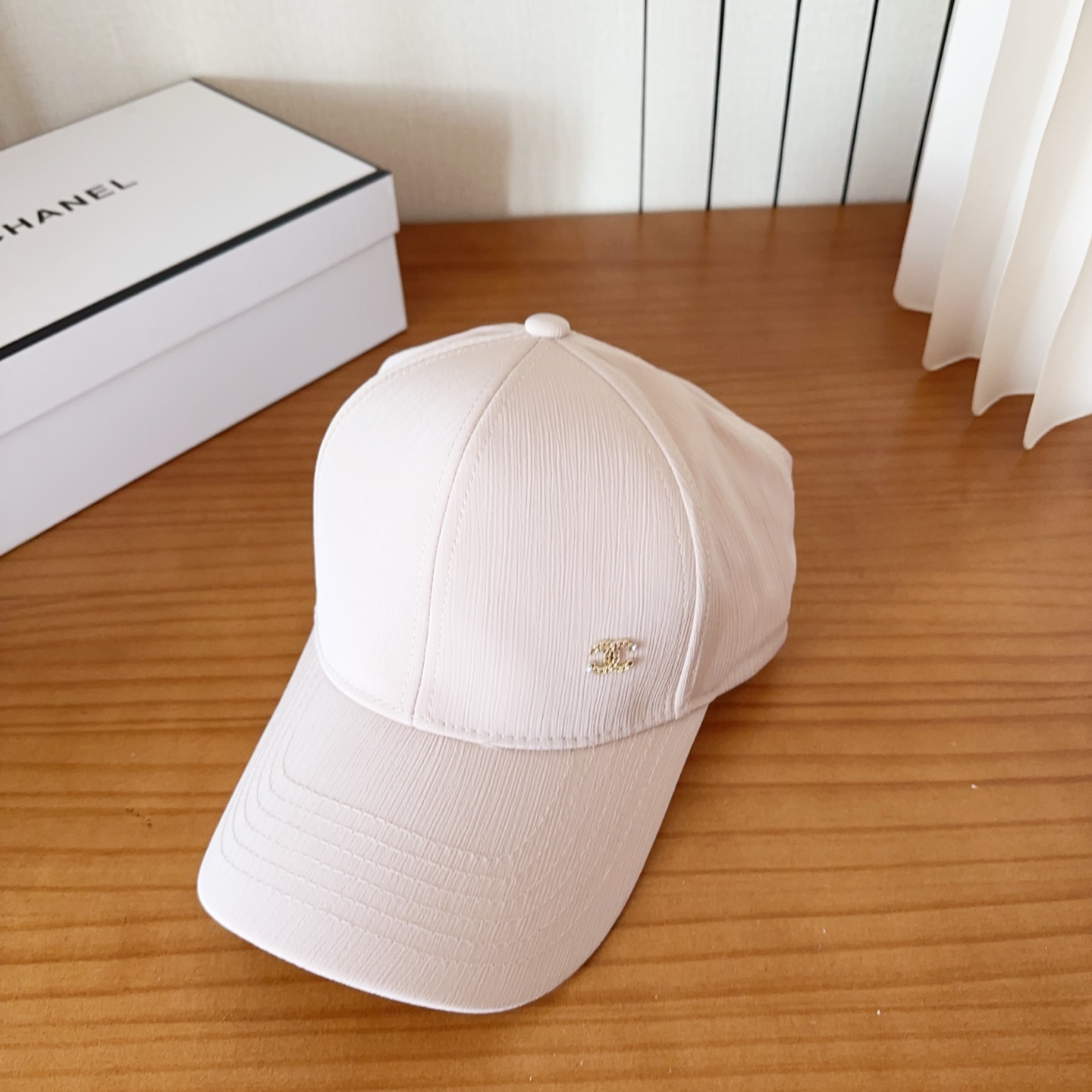 香奈儿新款经典休闲潮流款 上架简约棒球帽🧢日韩风格，随便搭配都超好看！出门旅游，绝对要入手的一款